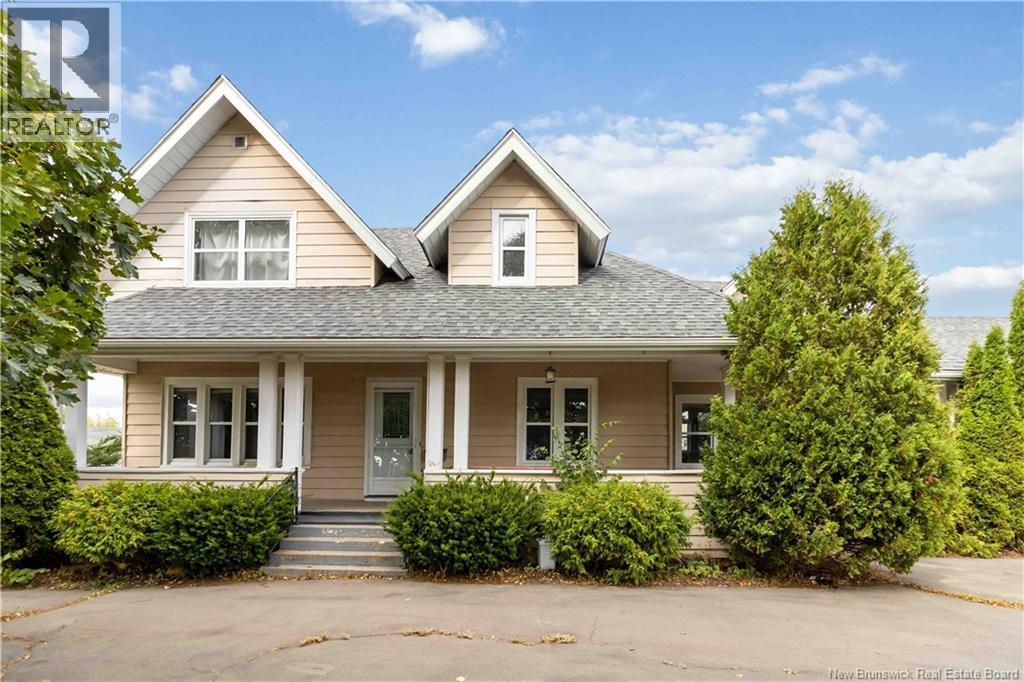 1888 Amirault St, Dieppe, NB E1A 7J8