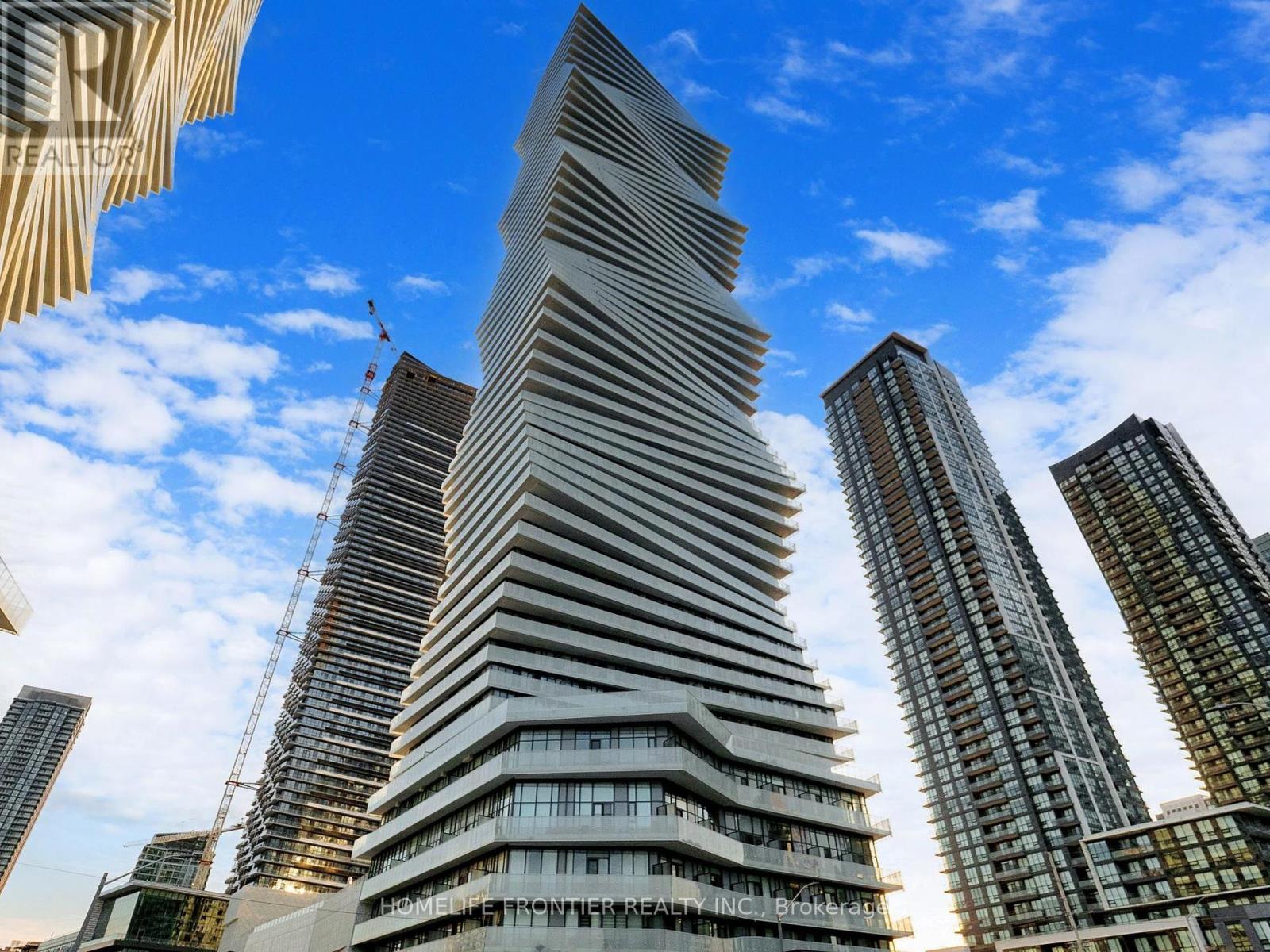 4506 3900 Confederation Pkwy, Mississauga, ON L5B 0M3