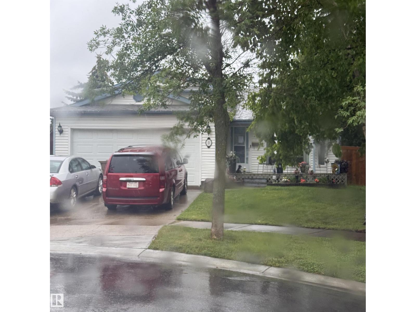 3 Dillon Pl, St. Albert, AB T8N 4R2
