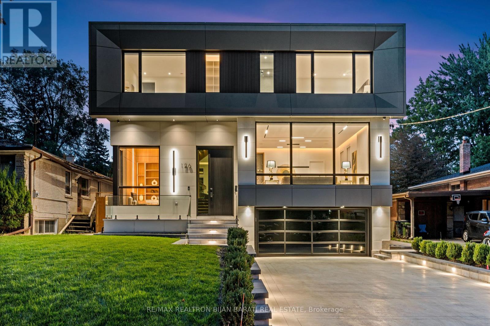 126 Santa Barbara Rd, Toronto, ON M2N 2C5