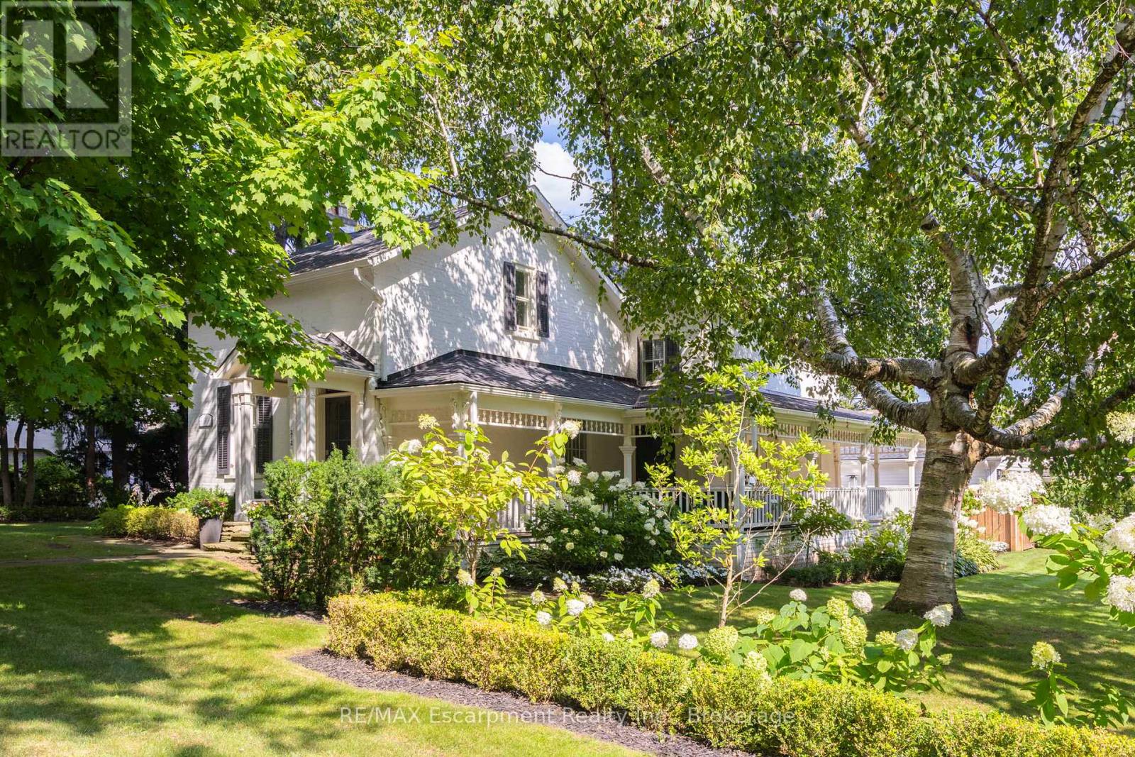 212 King St, Oakville, ON L6J 1B5