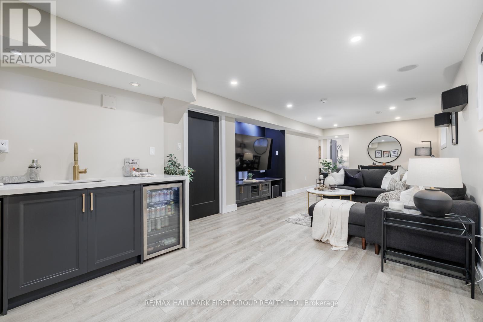 27 Louis Way, Scugog Port Perry, ON L9L 0B1