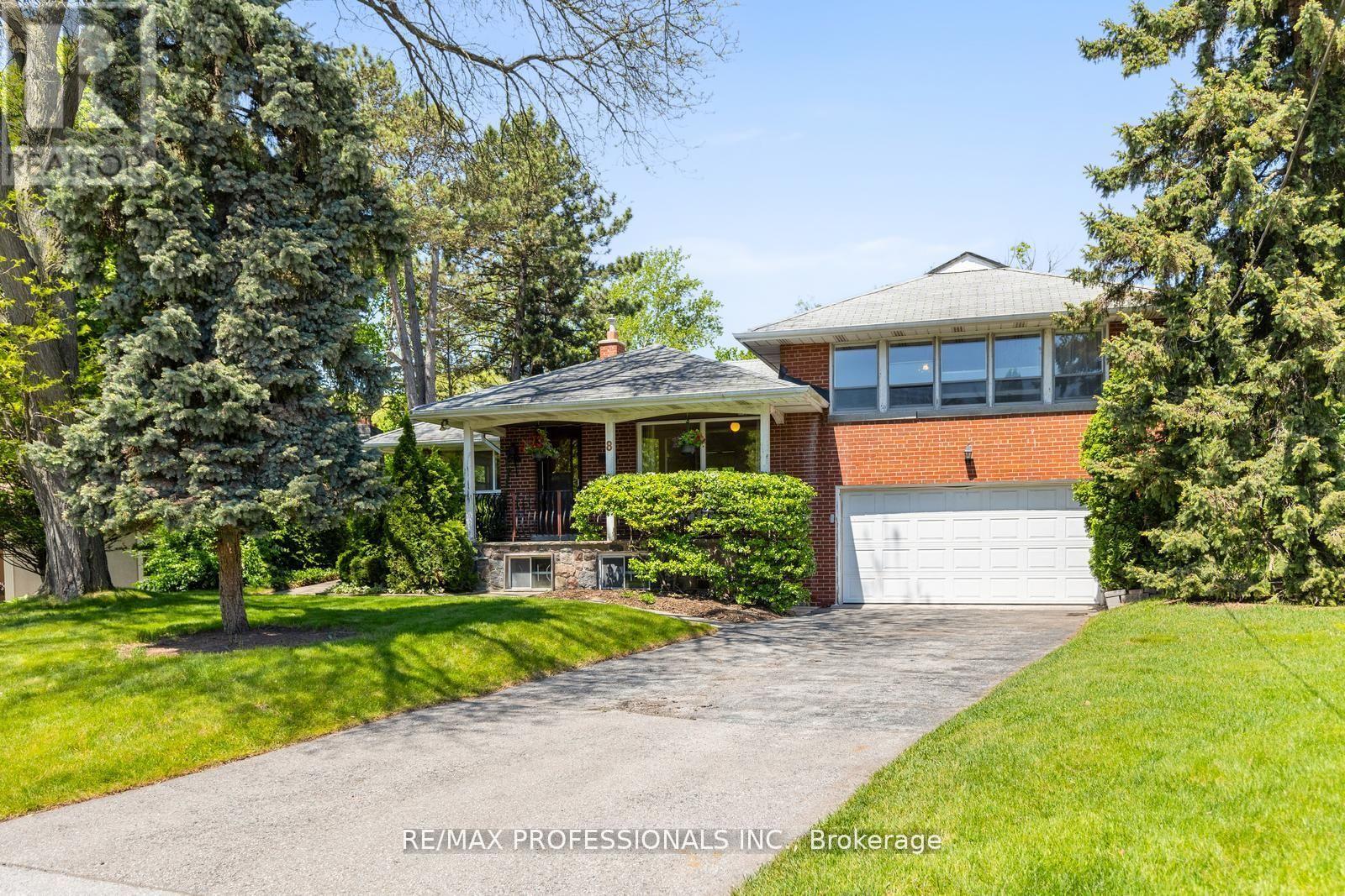 8 Glendarling Rd, Toronto Edenbridge-humber Valley, ON M9A 4G2