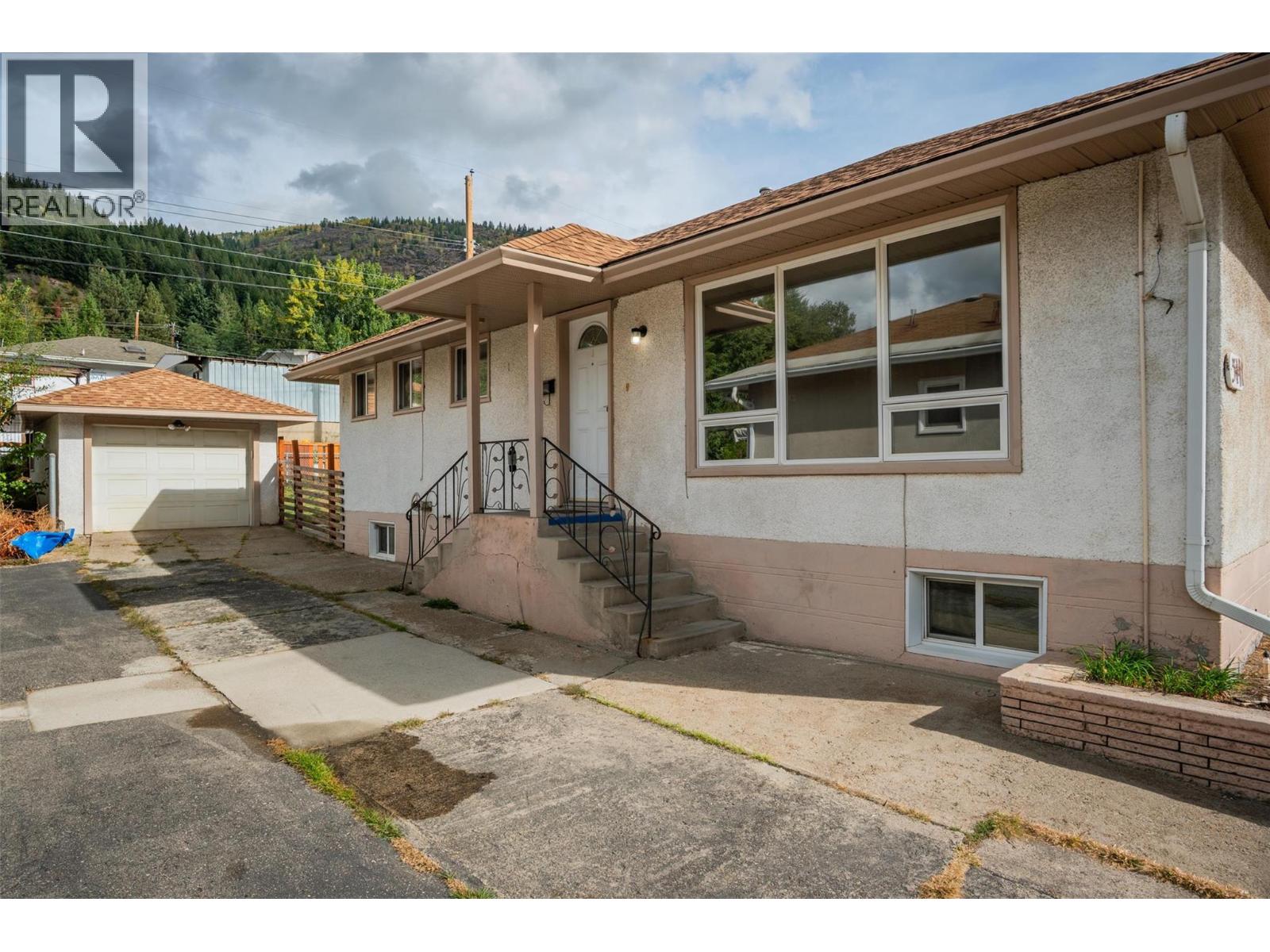 3141 Highway Dr, Trail, BC V1R 2T4
