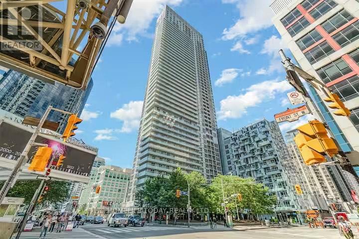 704 300 Front St W, Toronto, ON M5V 0E9