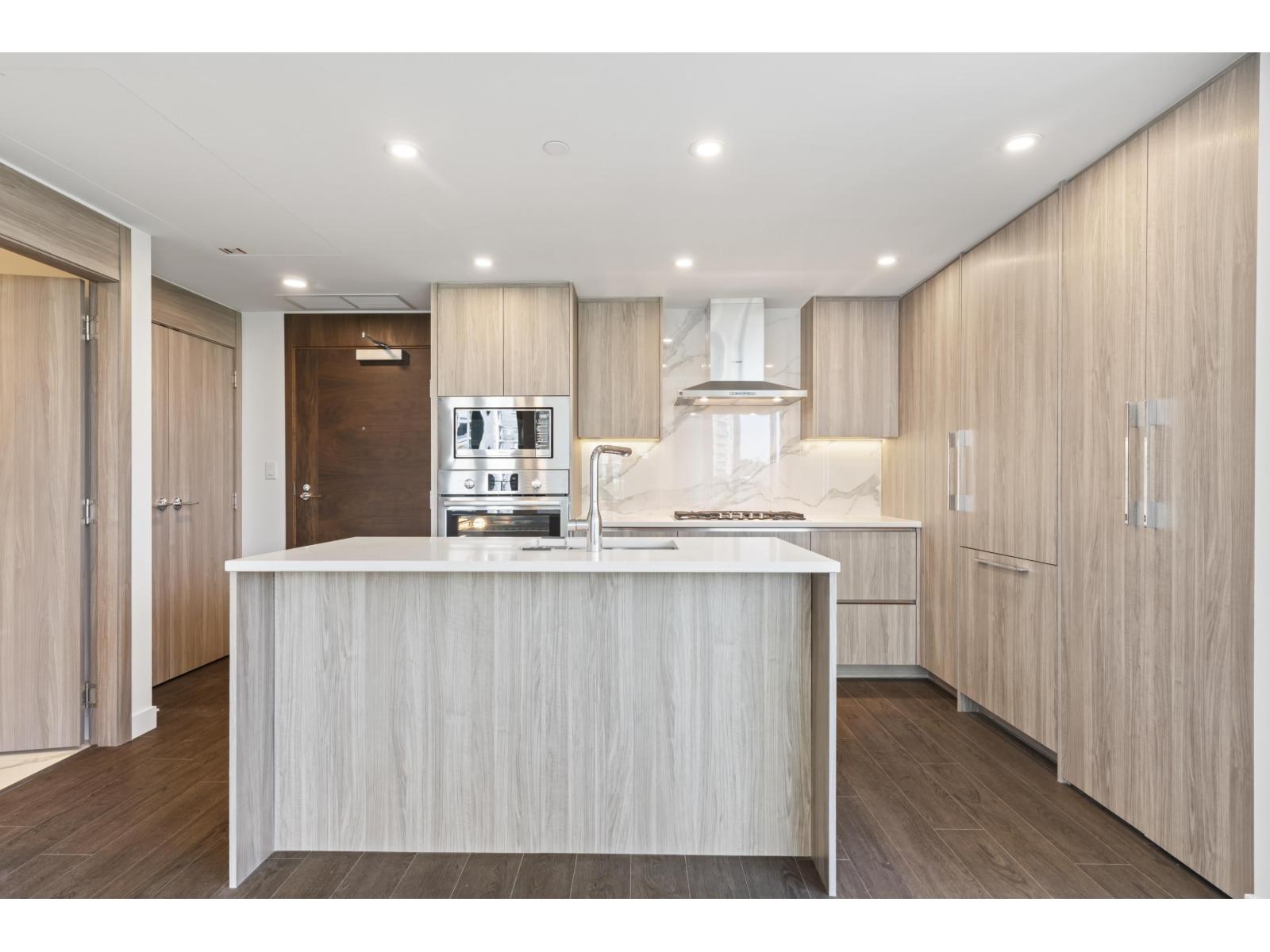 13768 100 Avenue Unit 408, Surrey, BC V3T 0V2