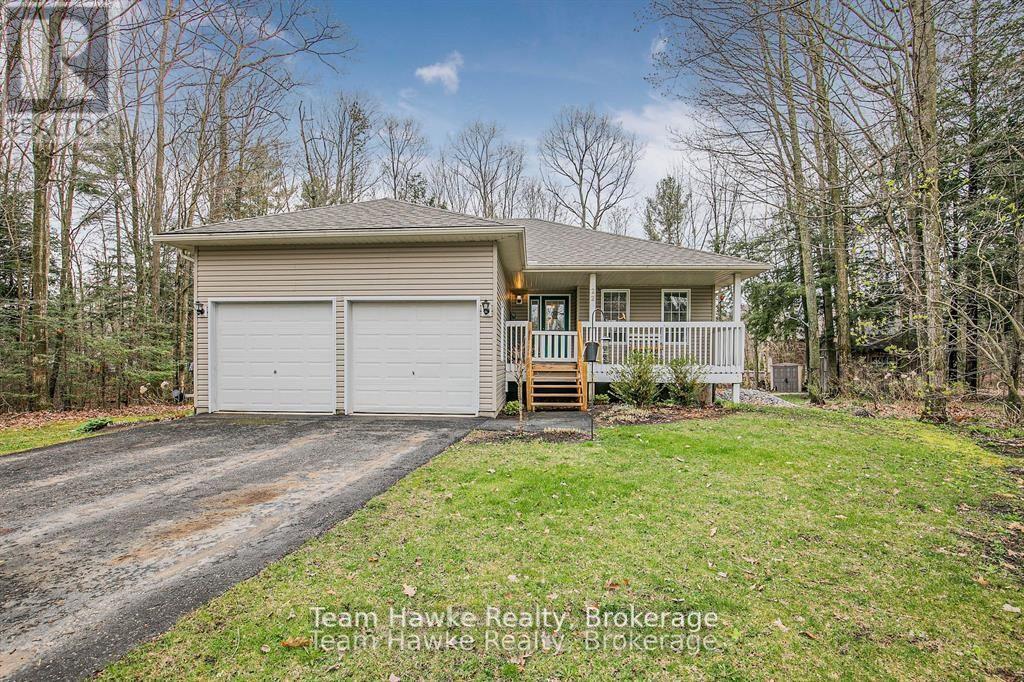 22 Laurier Blvd, Tiny, ON L9M 0J2