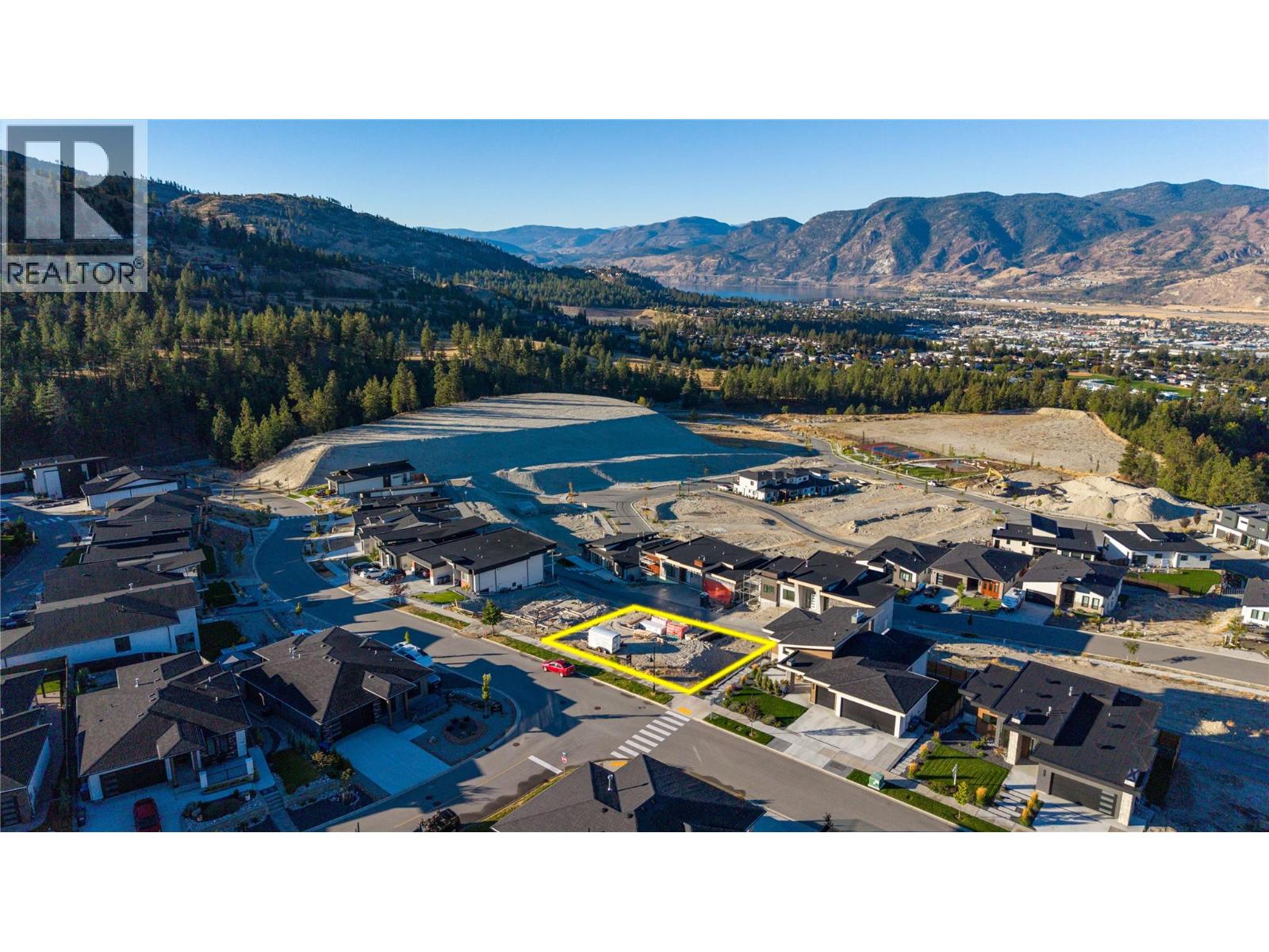 1099 Elk St, Penticton, BC V2A 0C9