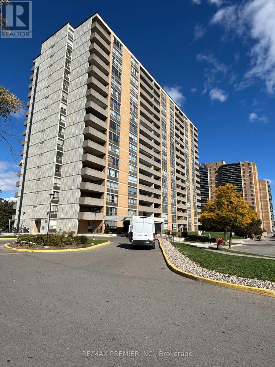 905 40 Panorama Ct, Toronto, ON M9V 4M1