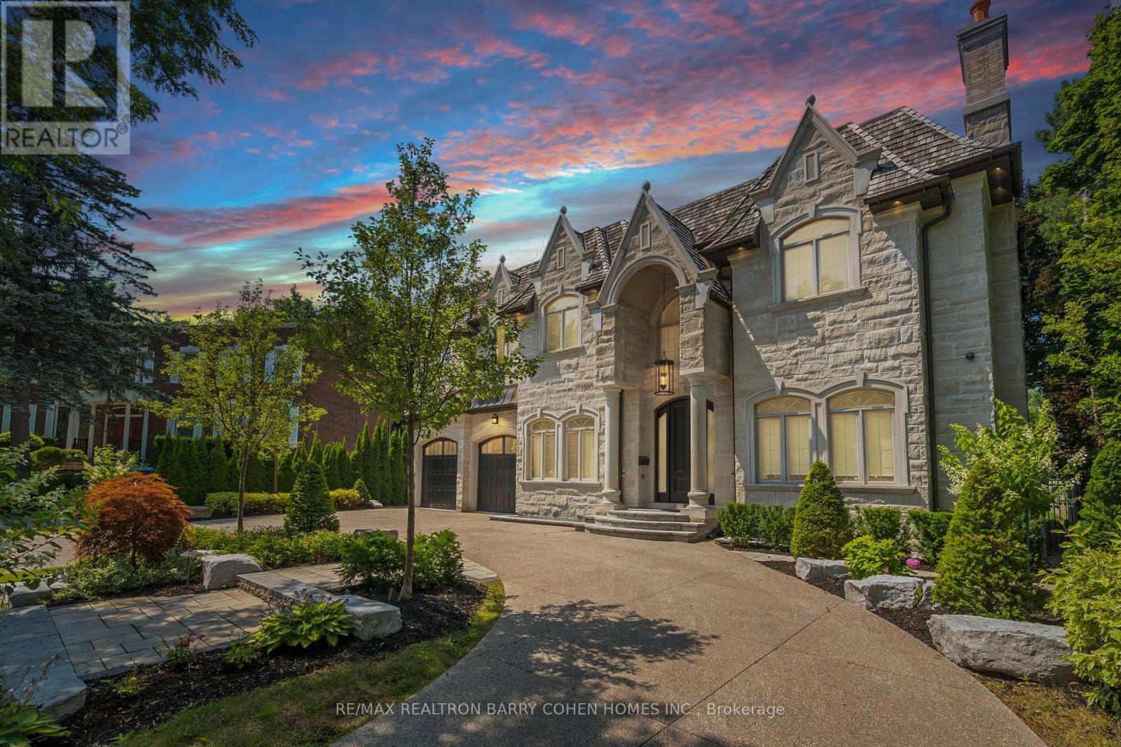 29 Junewood Cres, Toronto, ON M2L 2C3