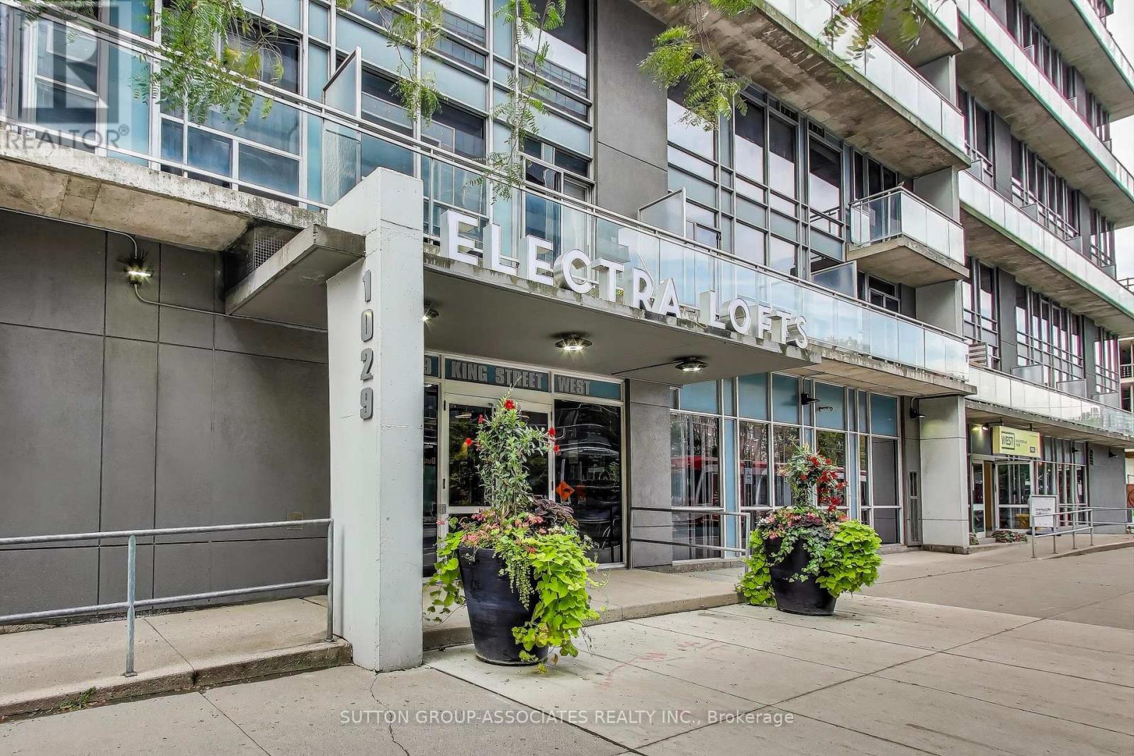 213 1029 King St W, Toronto, ON M6K 1J7