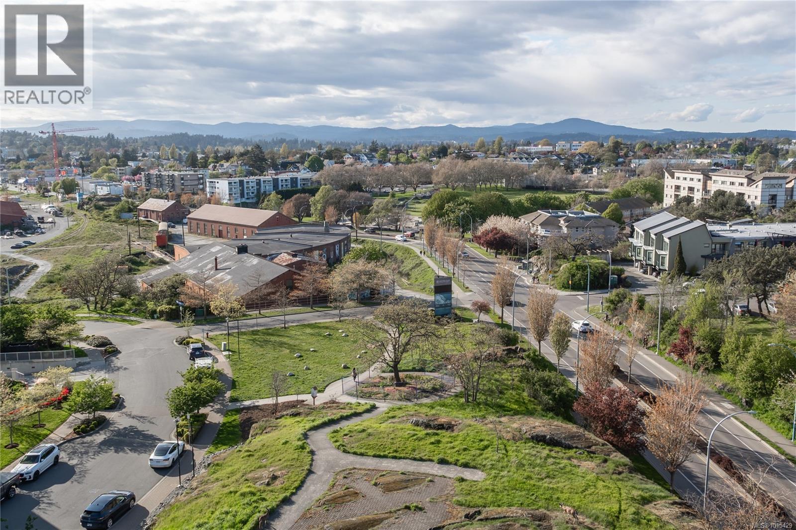 83 Saghalie Rd Unit 905 Rd, Victoria, BC V9A 0E7