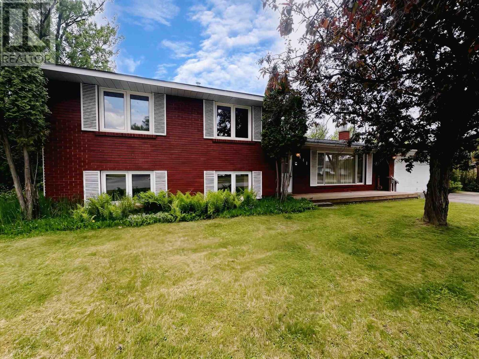 141 Pine Cres, Atikokan, ON P0T 1C0