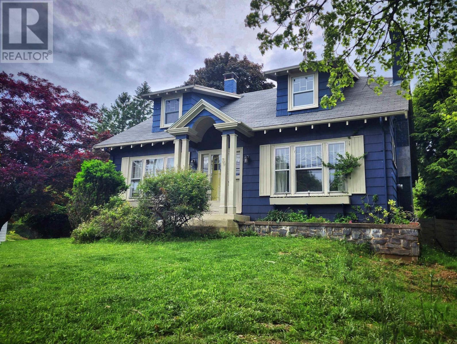 70 Victoria Rd, Lunenburg, NS B0J 2C0