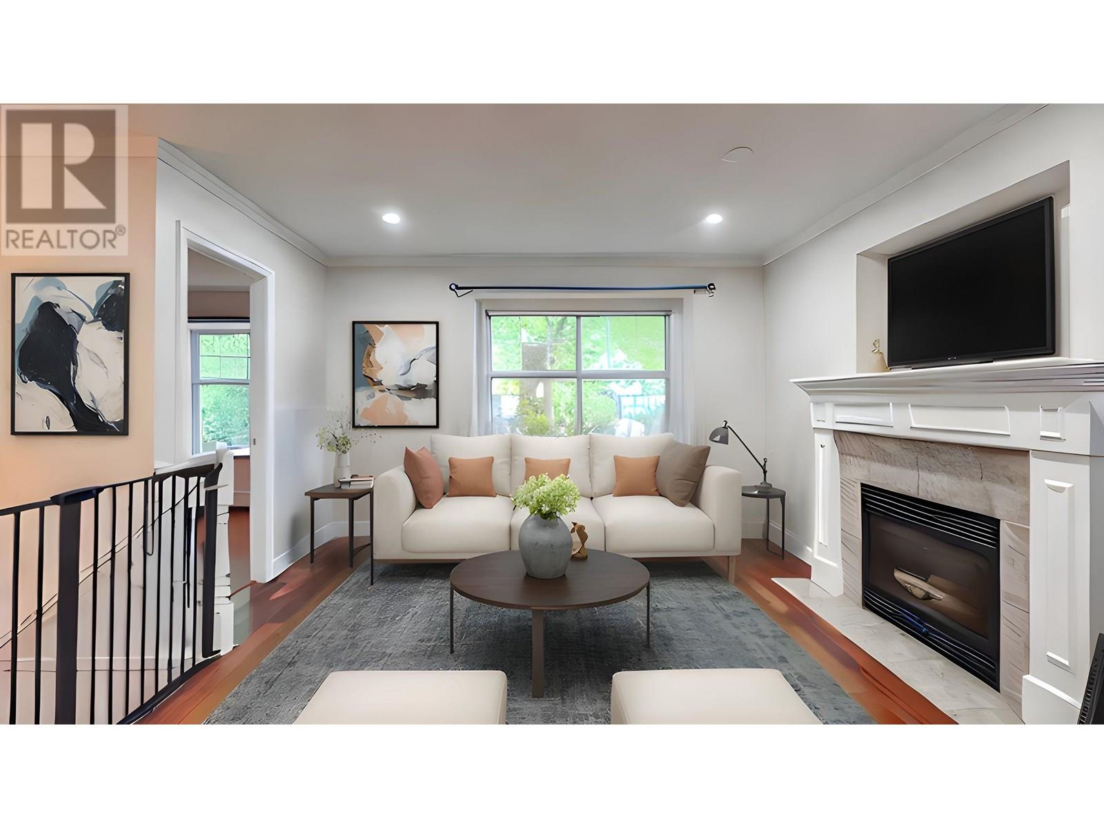 1553 Burrill Ave, North Vancouver, BC V7K 1L8