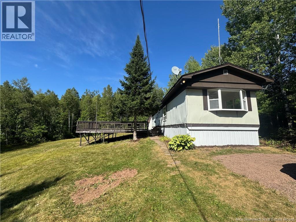 1493 Bridge St, Cambridge-narrows, NB E4C 1Y5