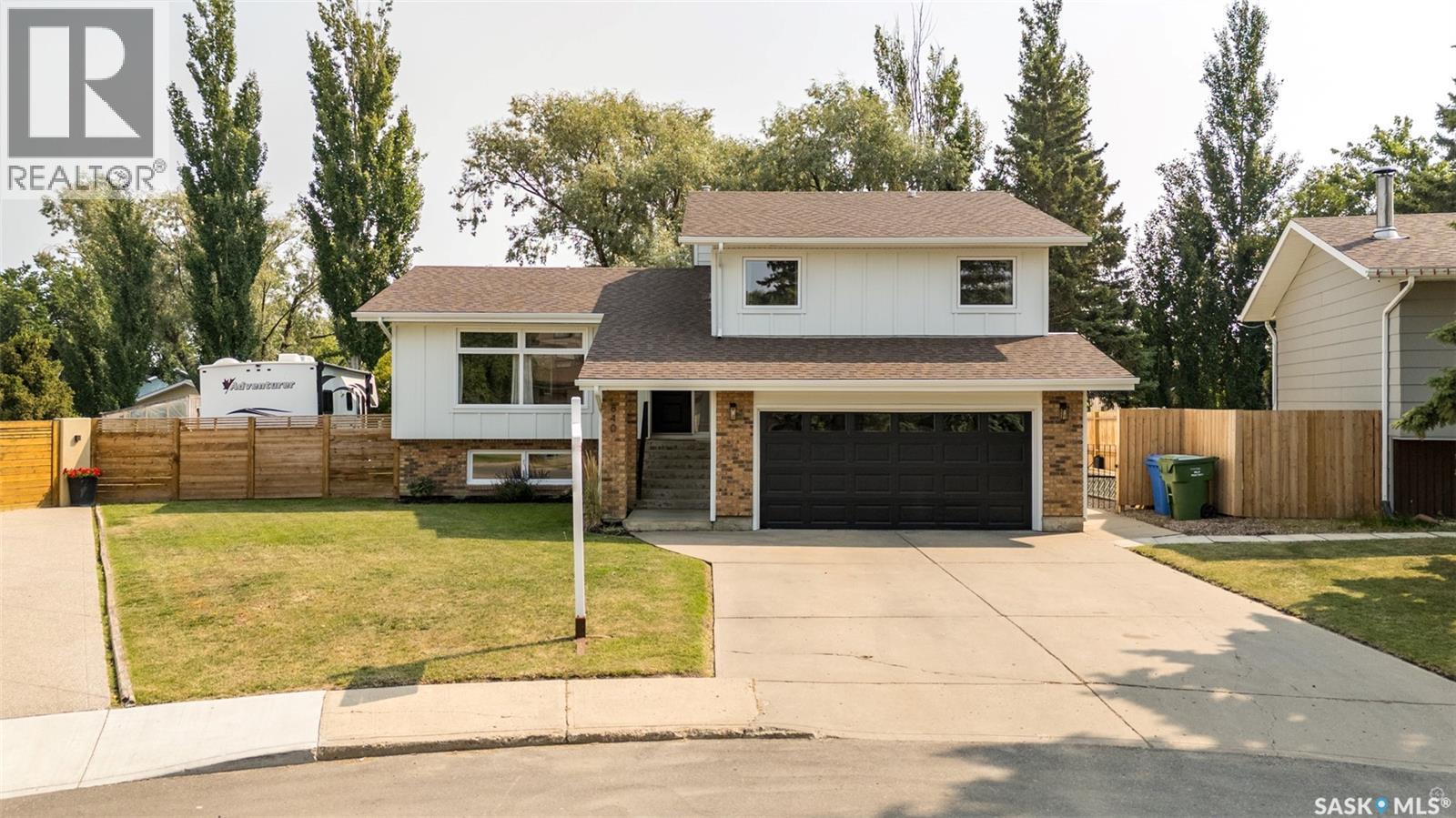 840 Chester Pl, Prince Albert, SK S6V 6Y8