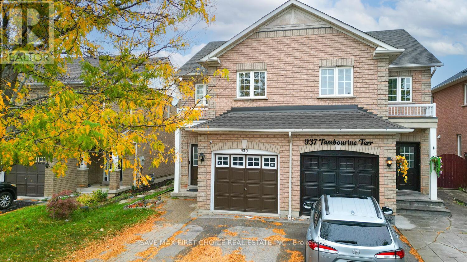 939 Tambourine Ter, Mississauga, ON L5W 1S5