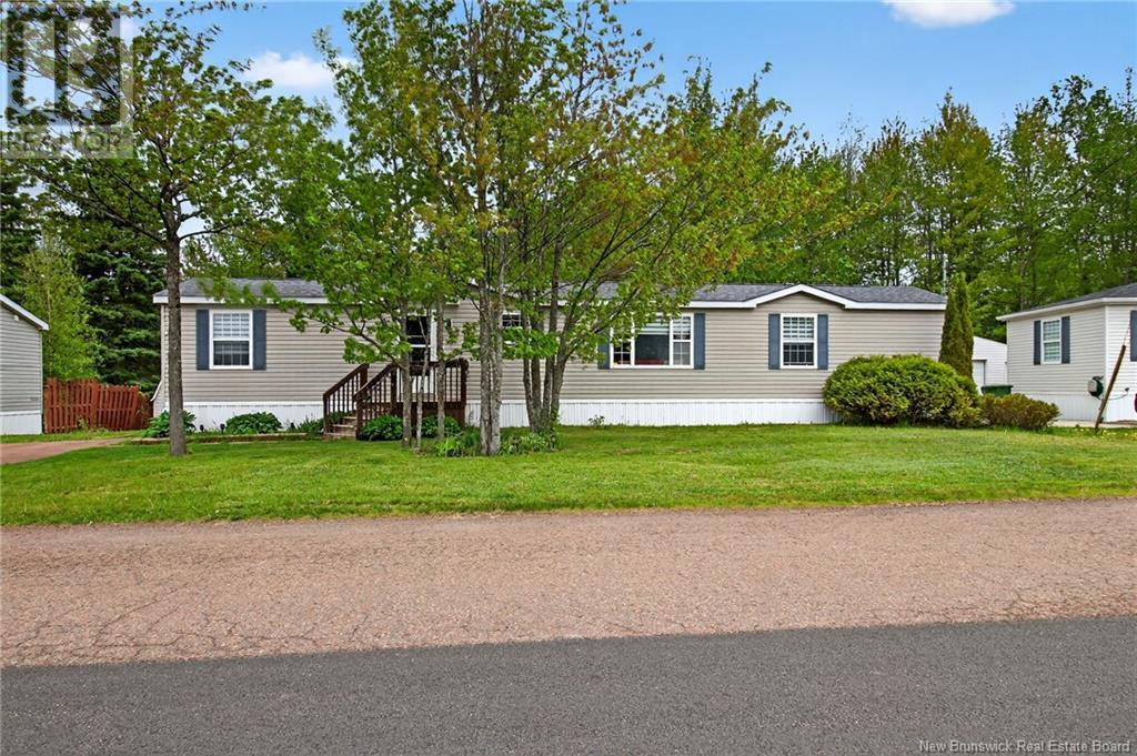 160 Nepisiguit Dr, Dieppe, NB E1A 7N1