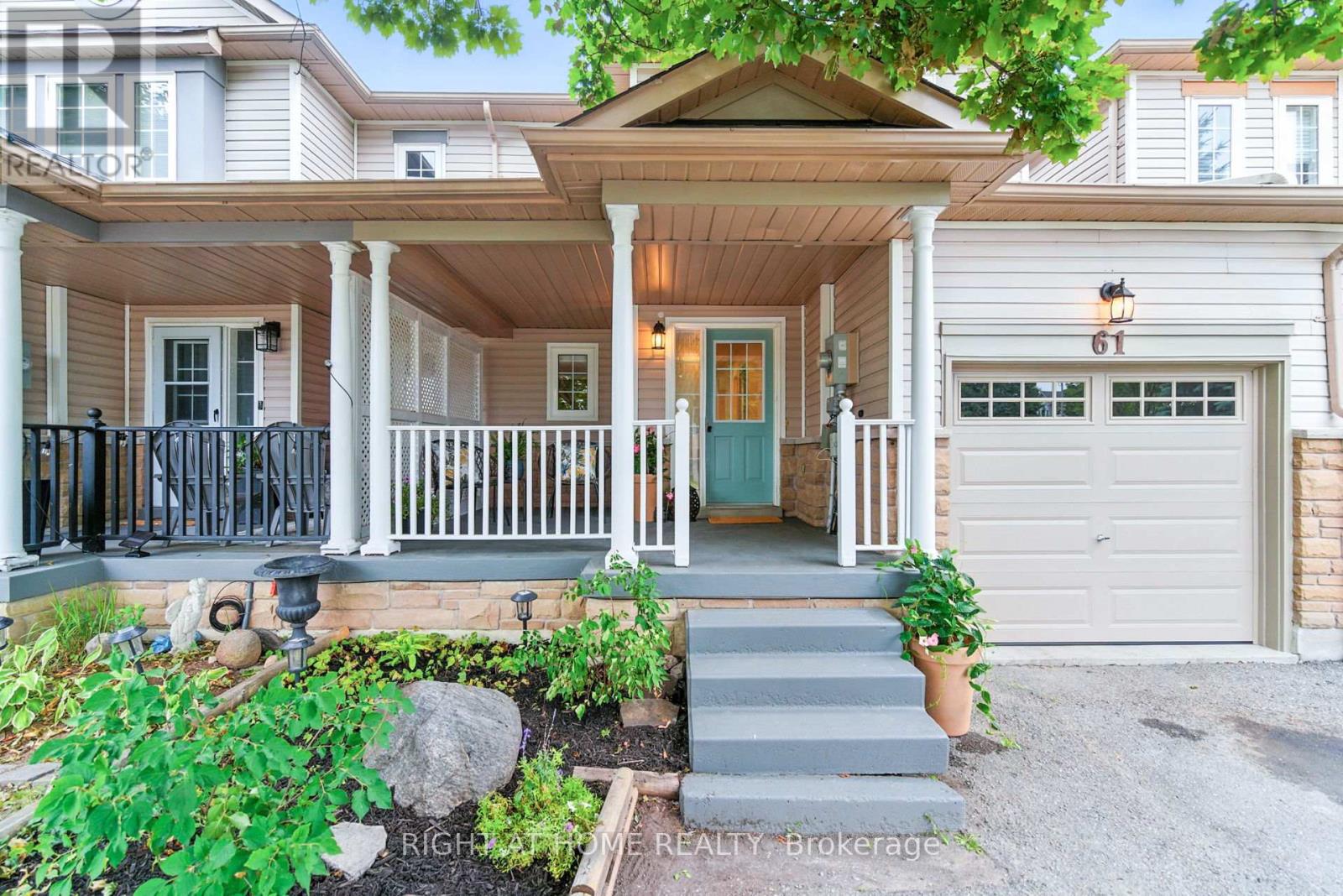 61 Corianne Ave, Whitby, ON L1M 2J2