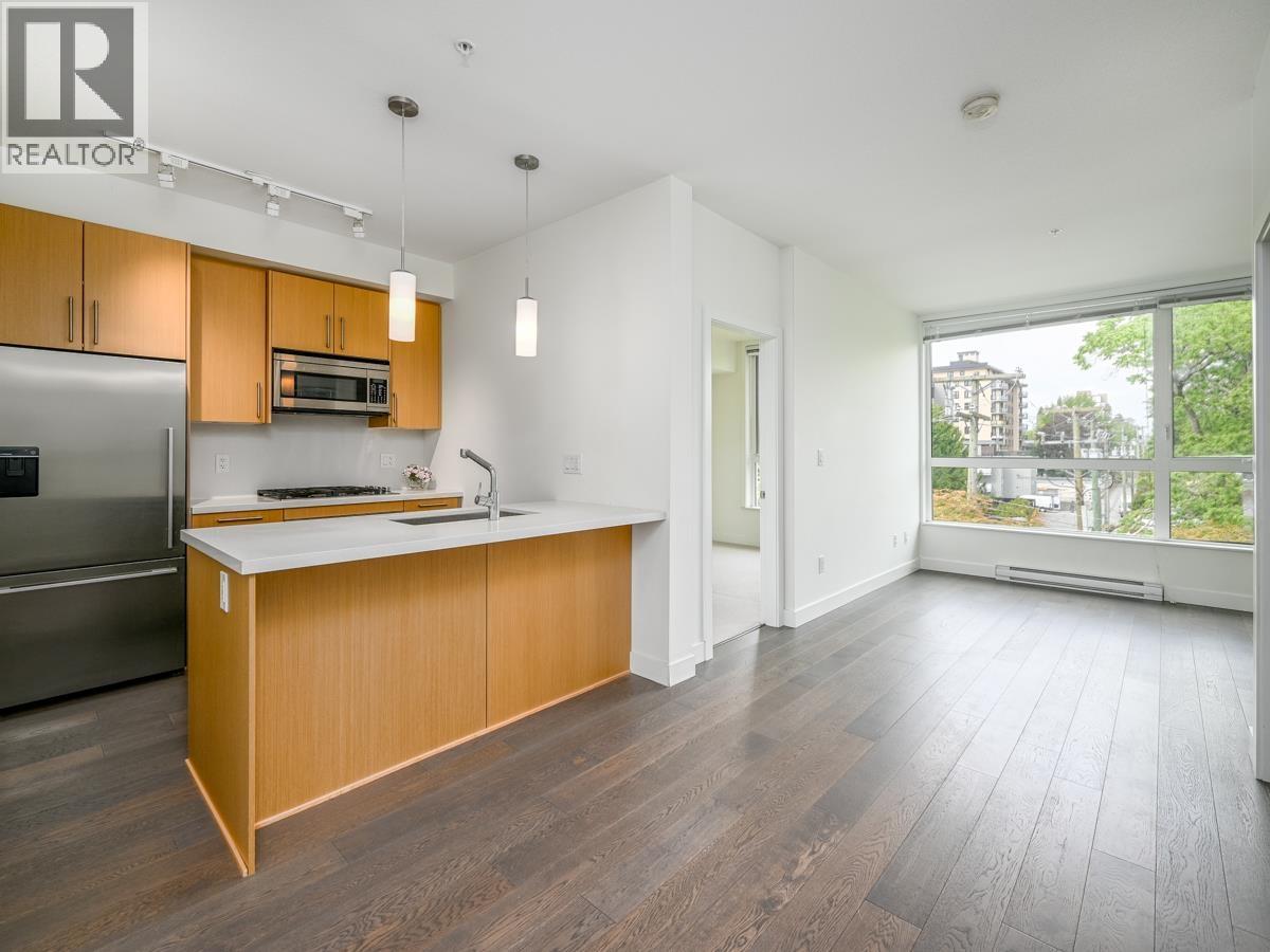5325 W Boulevard Unit 310, Vancouver, BC V6M 3W4