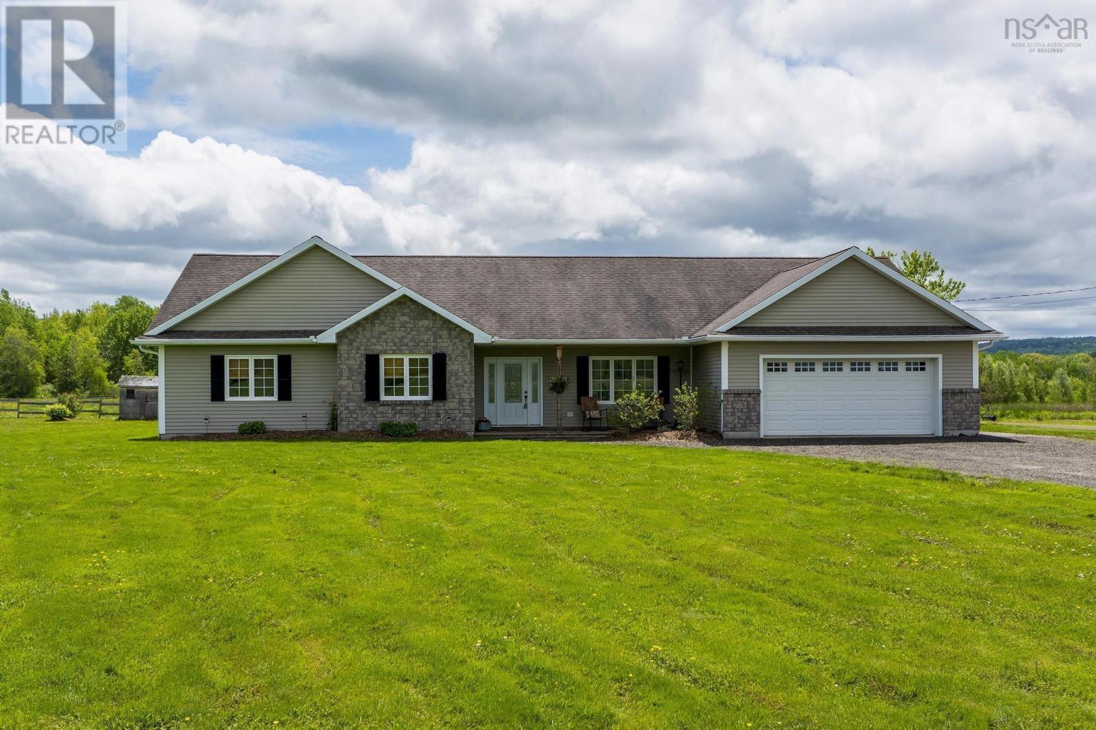 10928 Highway 1, Paradise, NS B0S 1M0