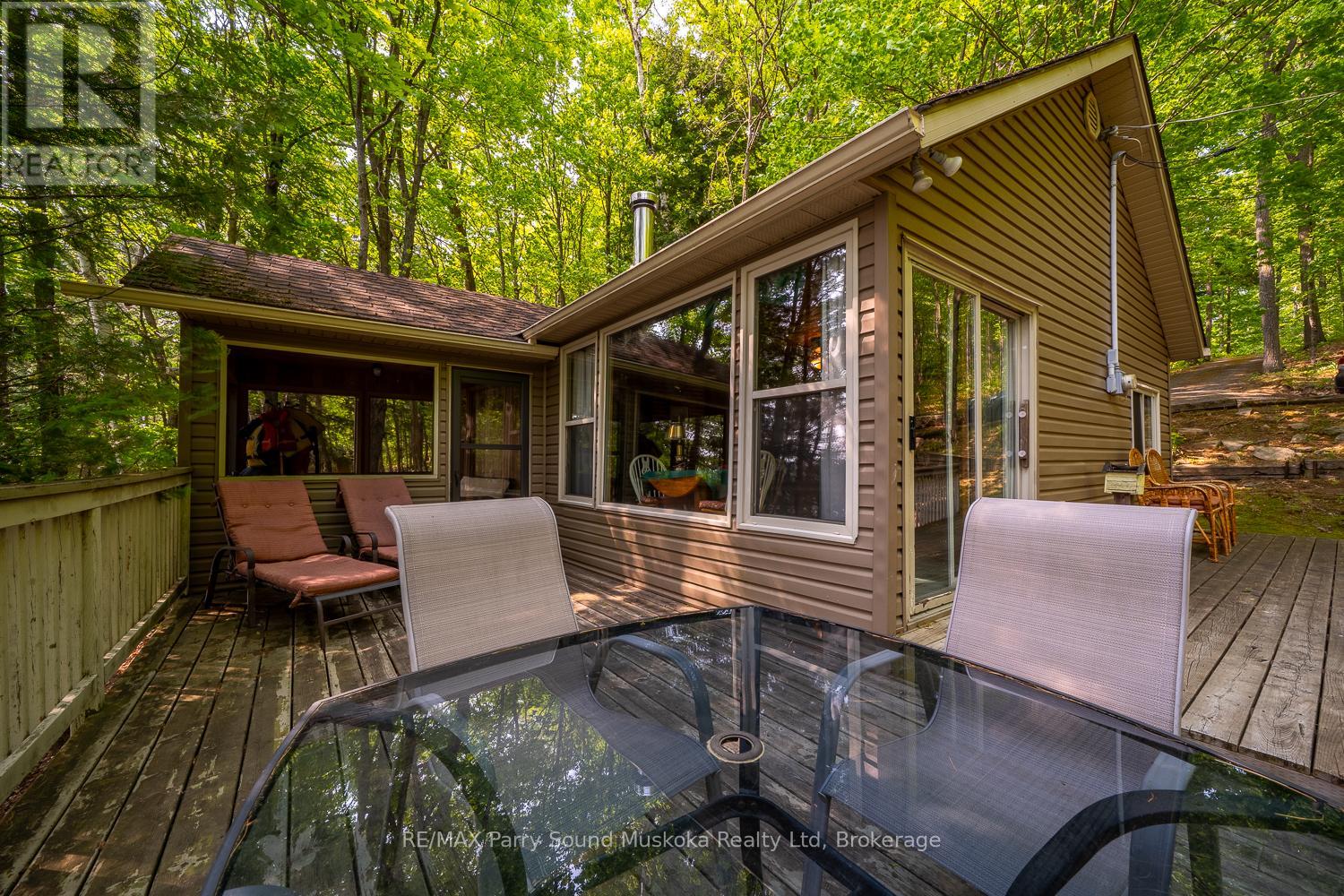40 Jack And Vernas Ln, Magnetawan, ON P0A 1P0