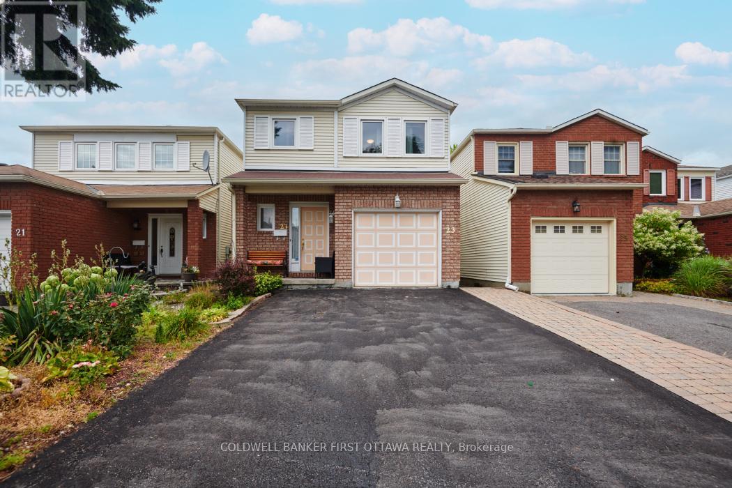 23 Manju St, Ottawa, ON K1G 4T9