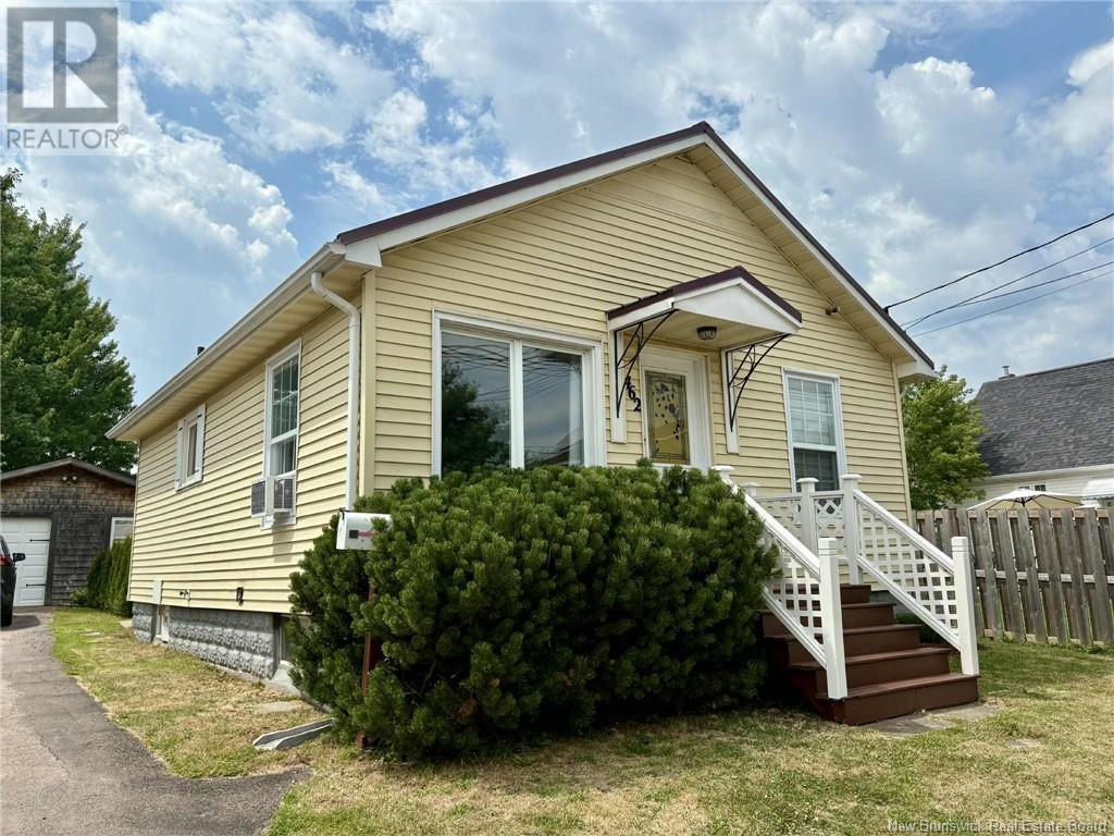 462 High St, Moncton, NB E1C 6E1