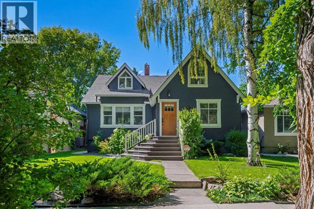 3231 Alfege St SW, Calgary, AB T2T 3S4