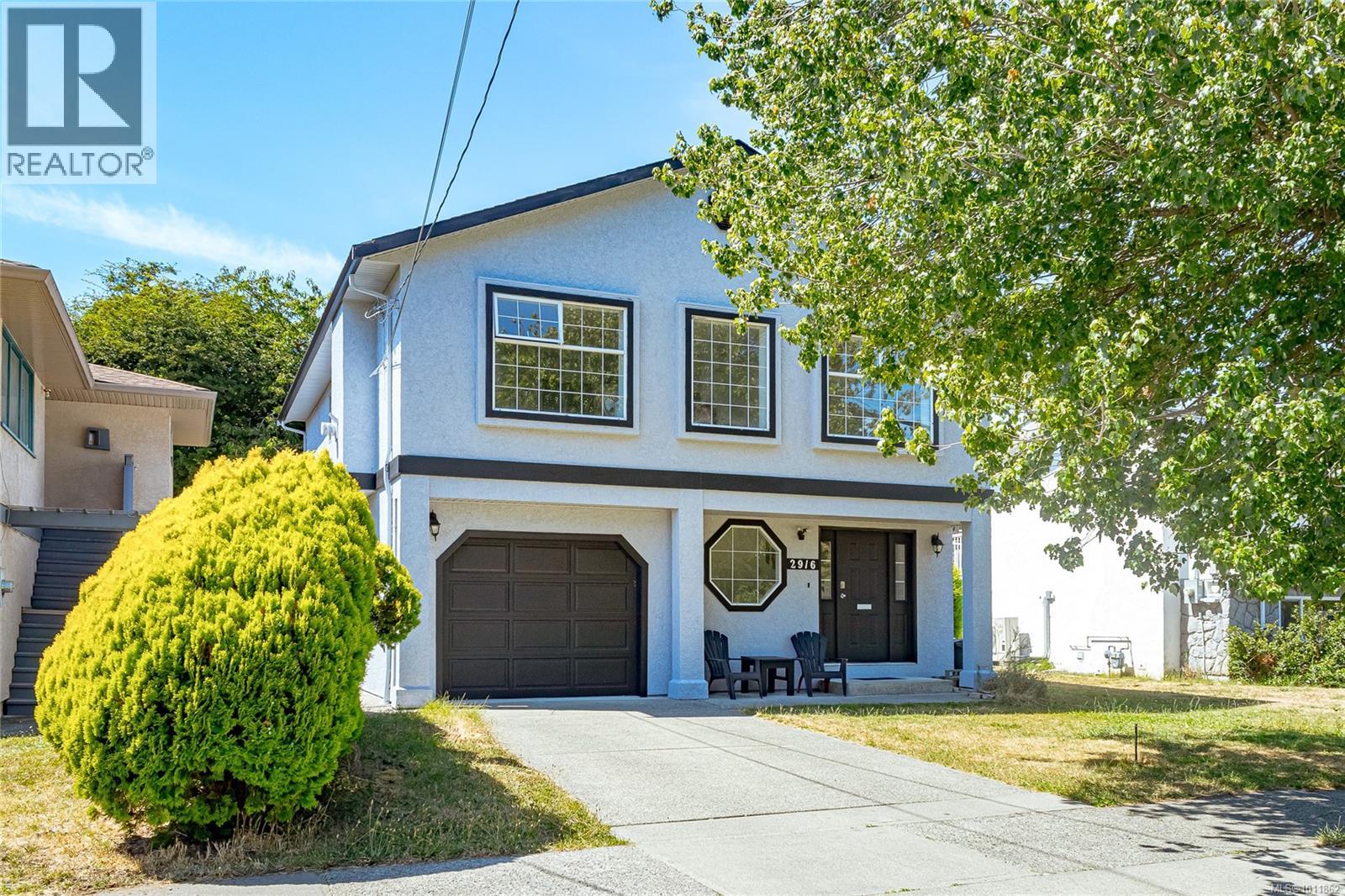2916 Scott St, Victoria, BC V8R 4J6