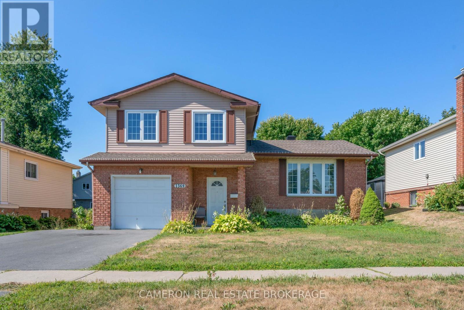 1369 Lochiel St, Cornwall, ON K6H 6N5