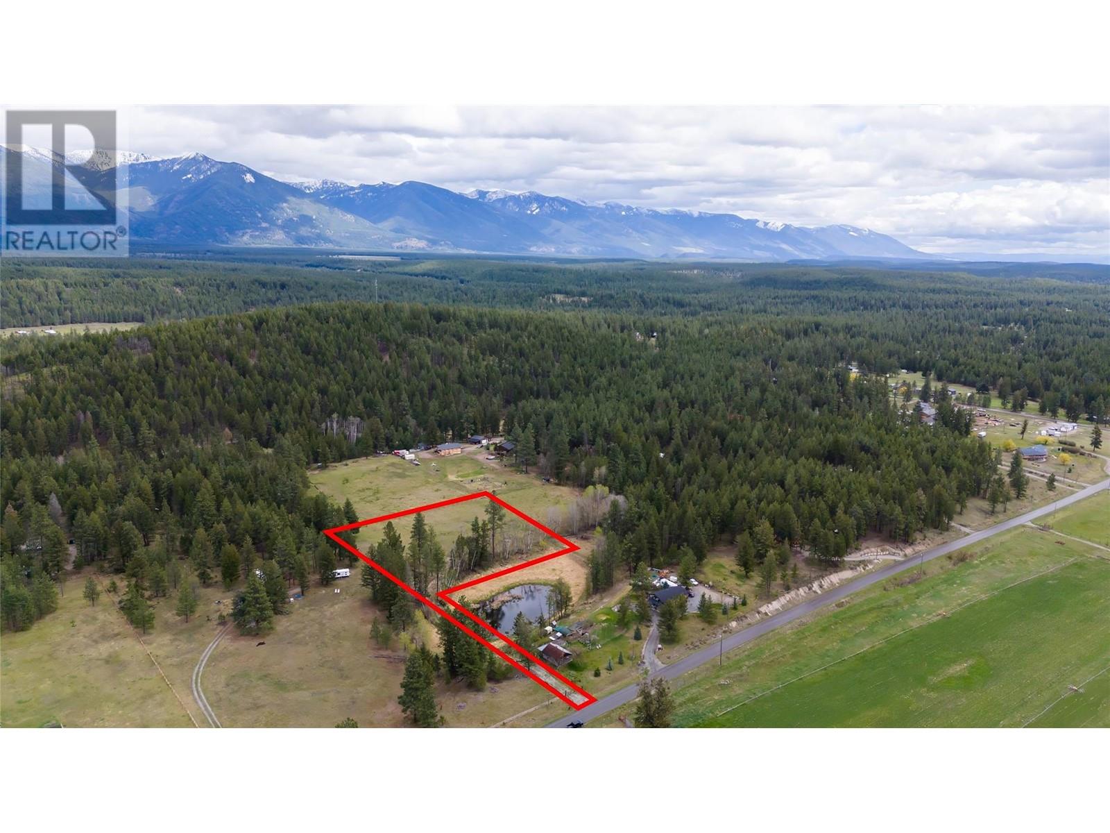 672 Sterling Rd B Rd, Baynes Lake, BC V0B 1T4