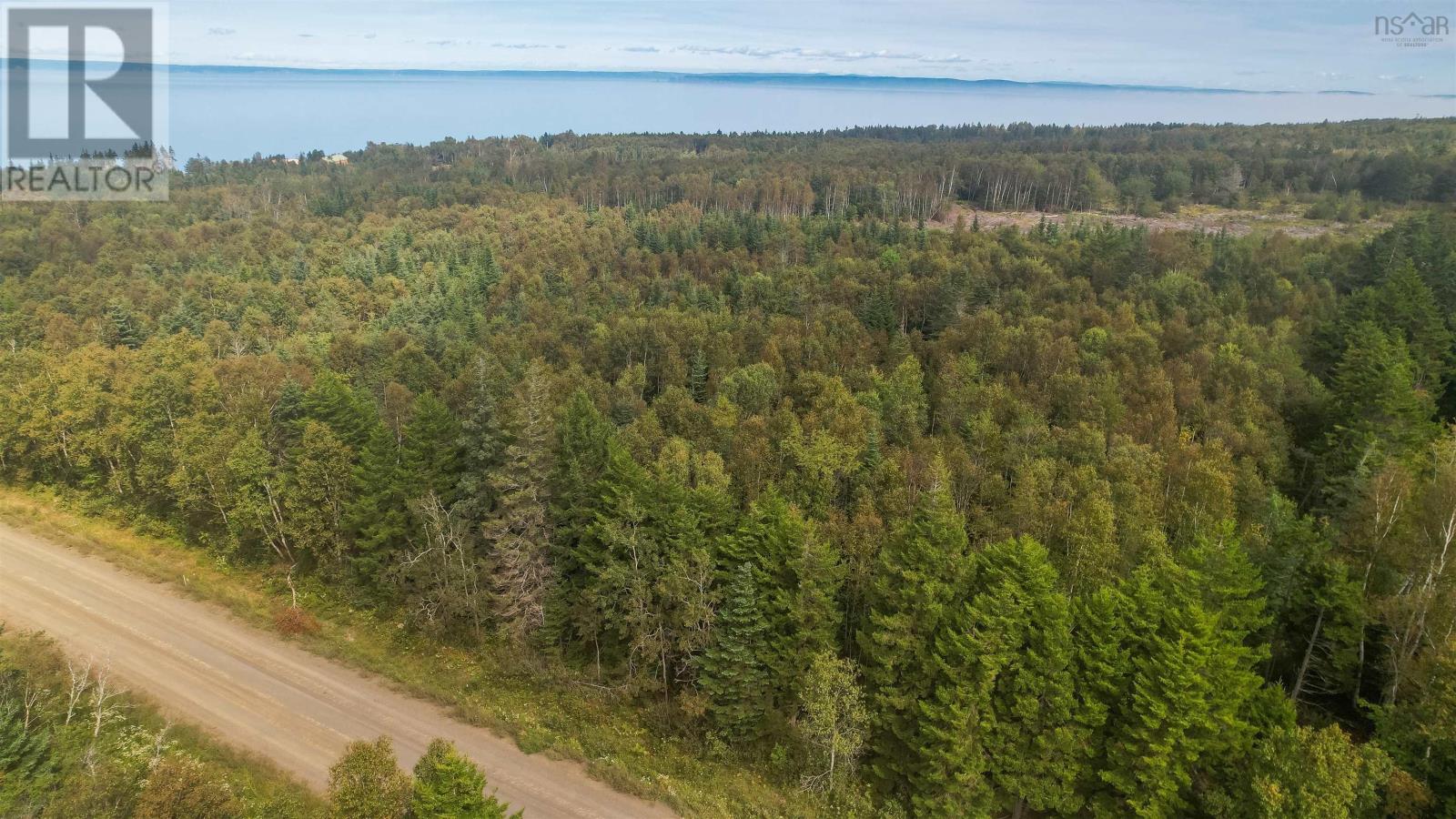 2 Long Beach Rd, Baxters Harbour, NS B0P 1H0