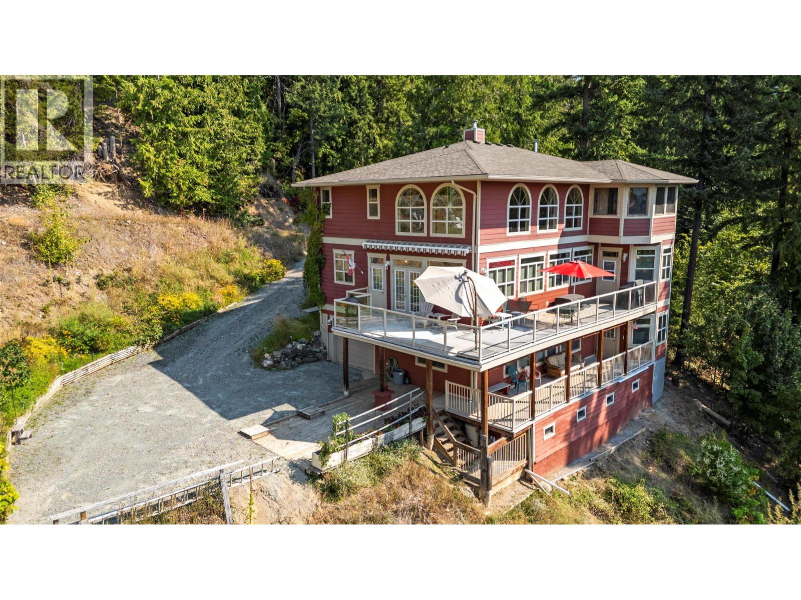 7666 Lichen Rd, Anglemont, BC V0E 1M8