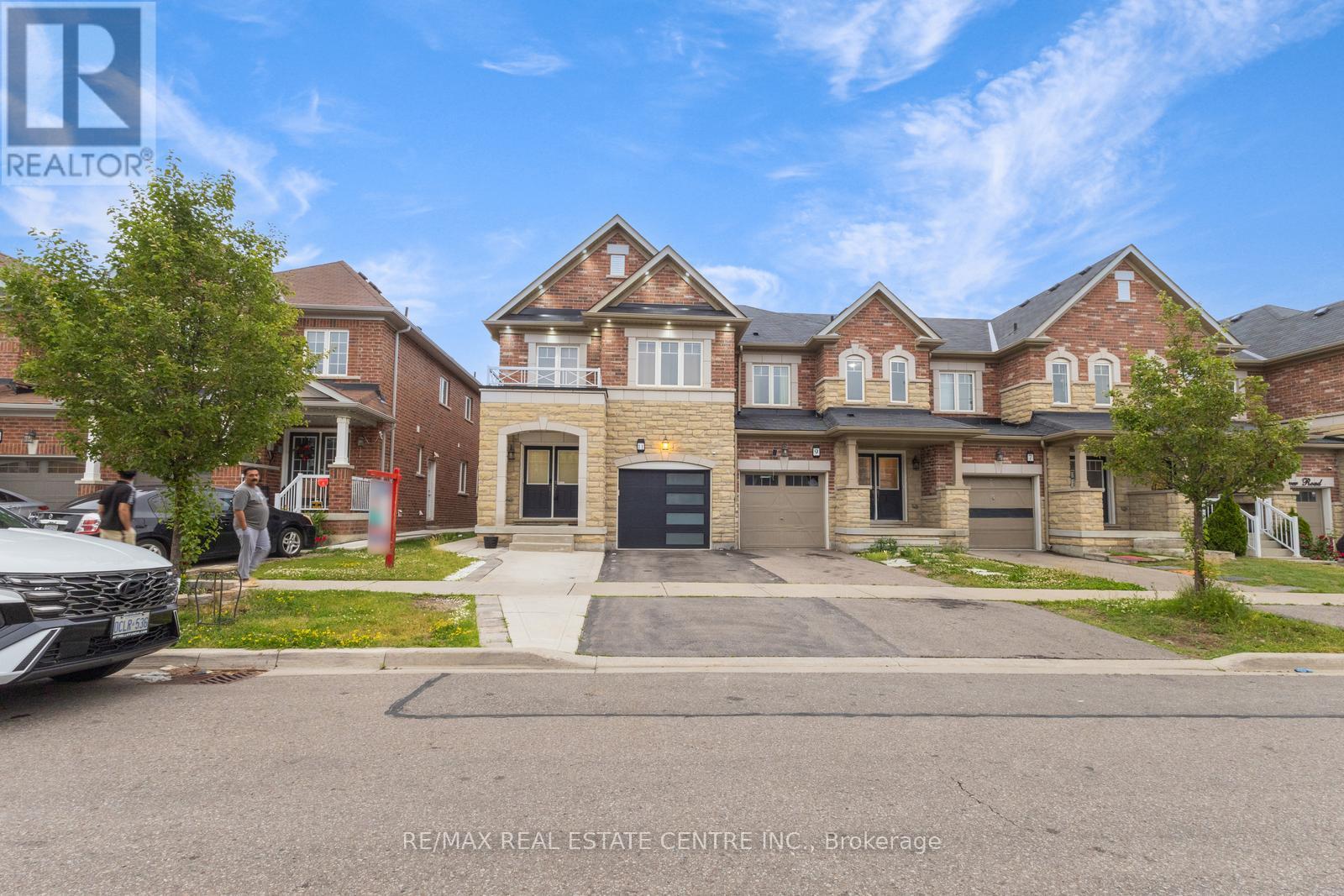 11 Hoover Rd, Brampton, ON L7A 4L2