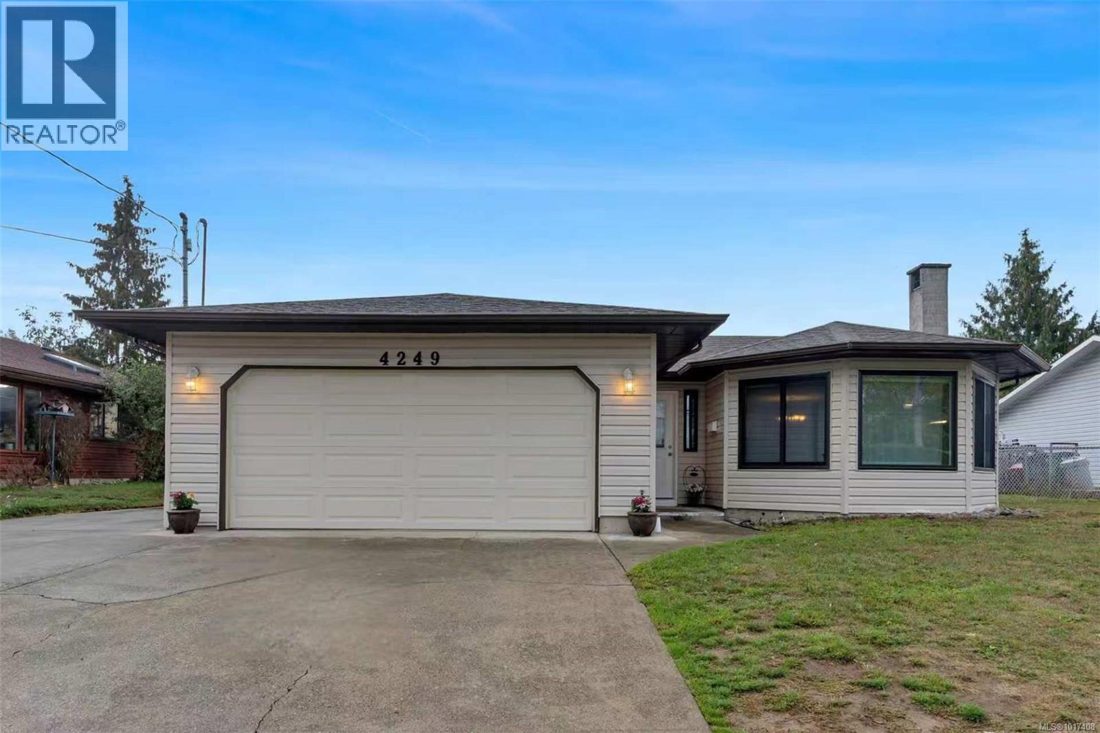 4249 Quadra St, Saanich, BC V8X 1L5