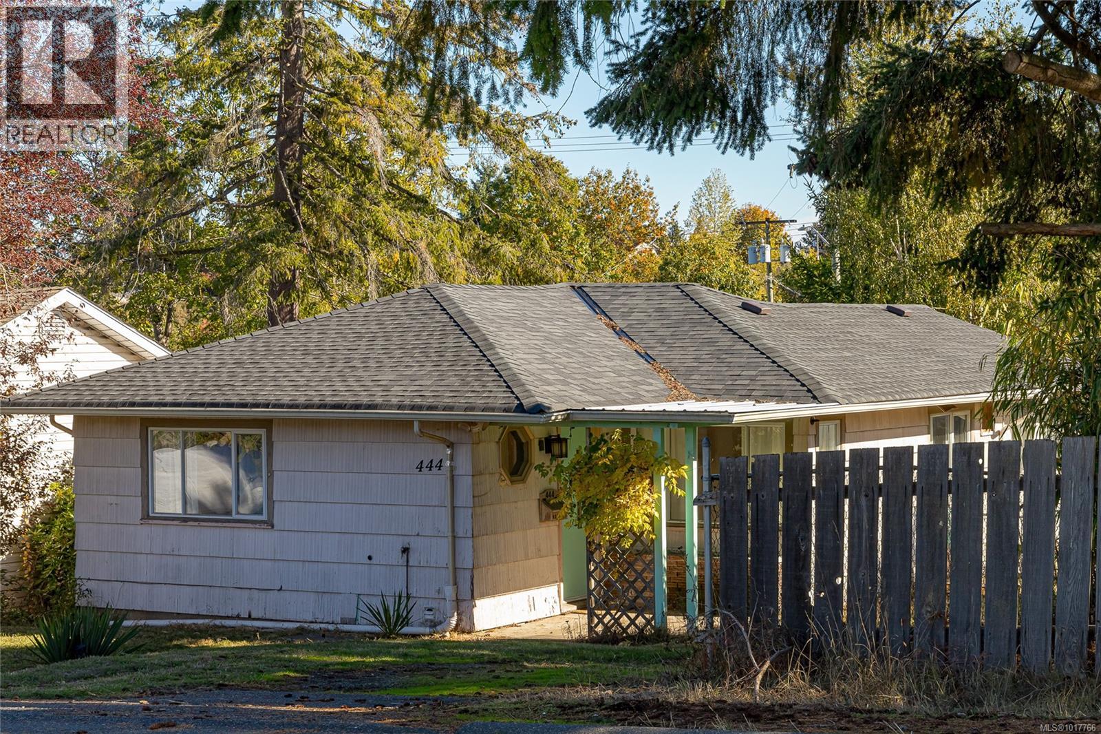 444 Hamilton Ave, Nanaimo, BC V9R 4E8