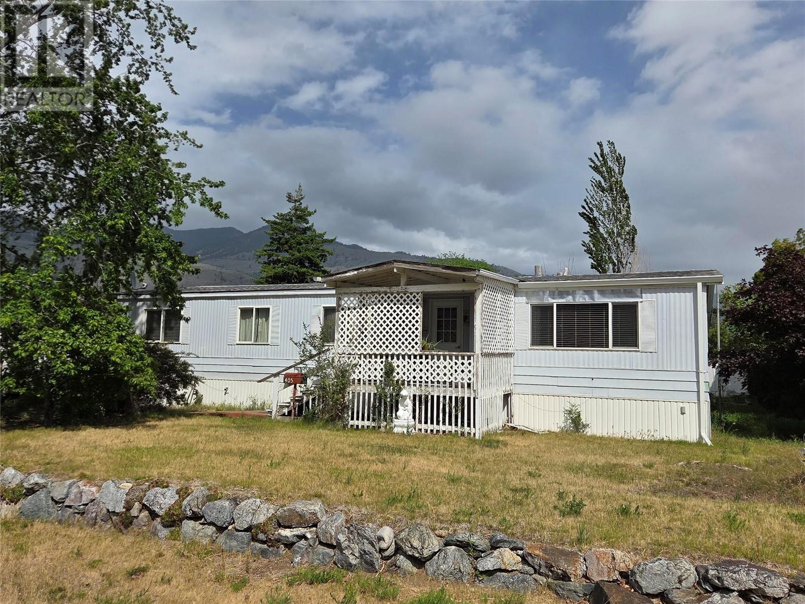 405 Vandelinde Dr, Keremeos, BC V0X 1N2