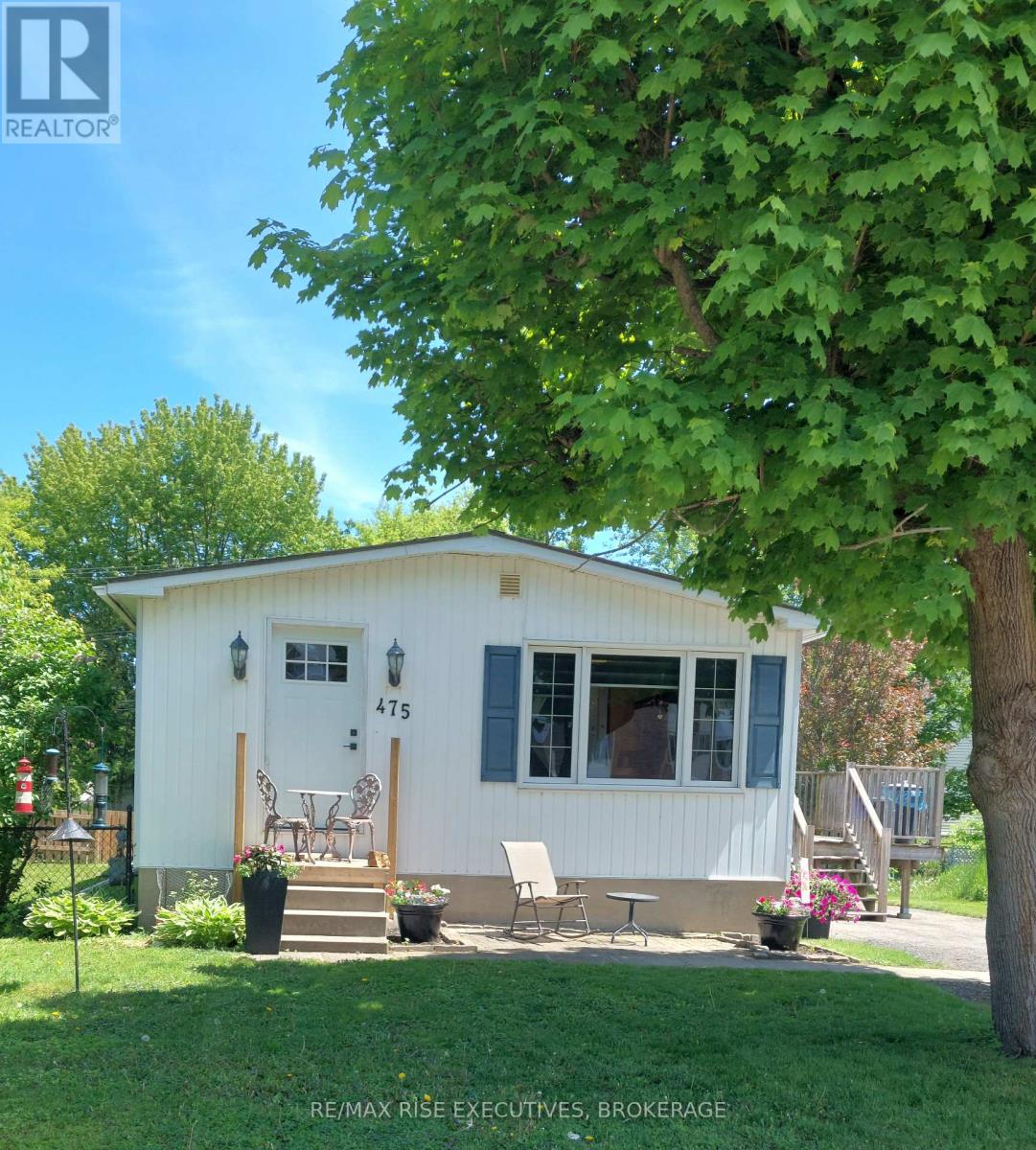 475 Henrietta St, Gananoque, ON K7G 1X8