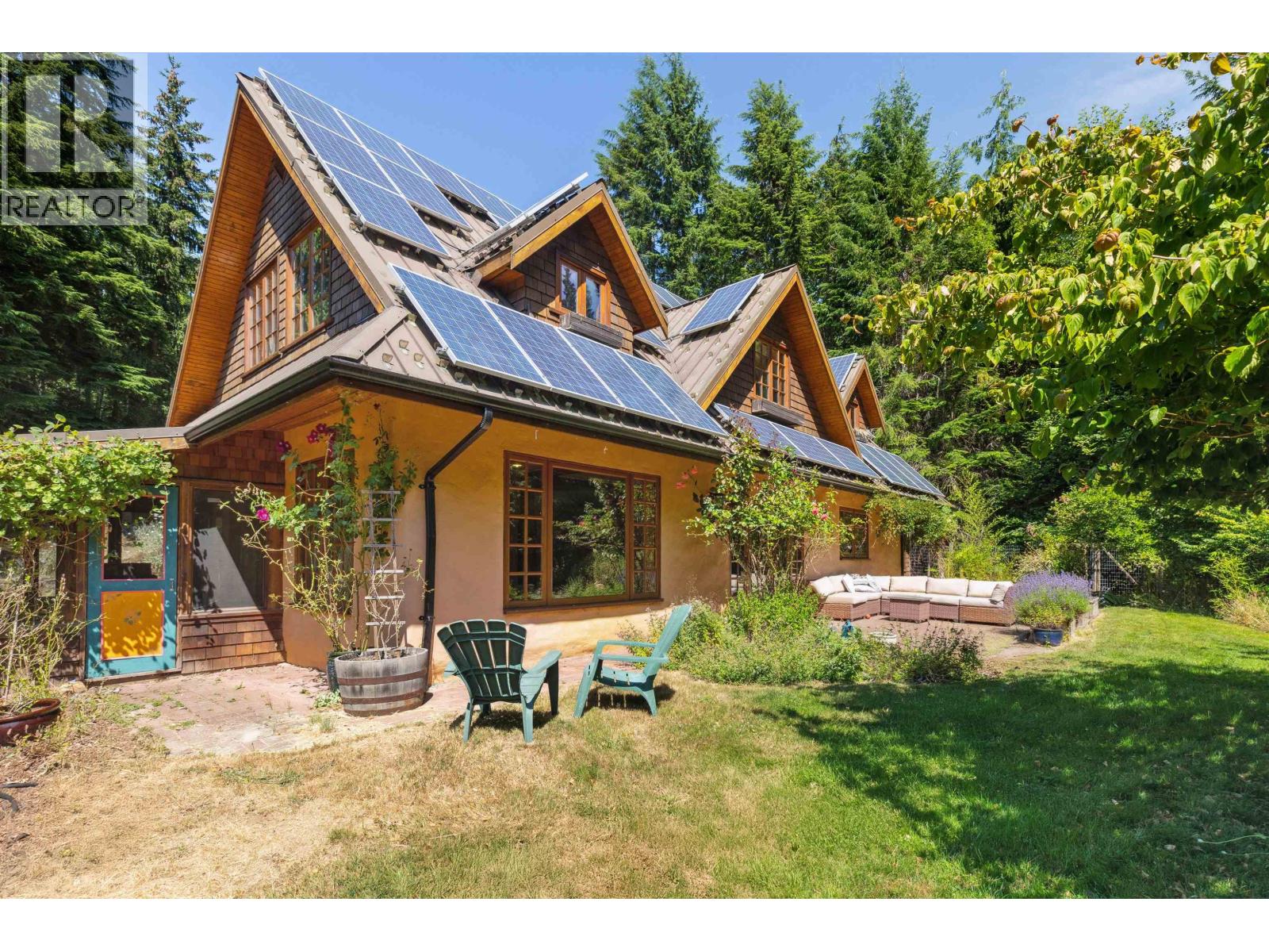 320 Forest Ridge Rd, Bowen Island, BC V0N 1G2