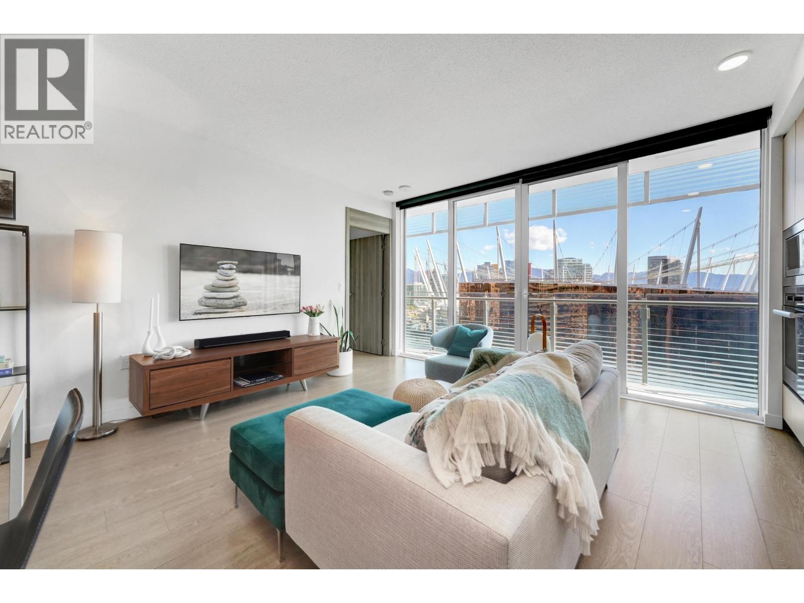89 Nelson Street Unit 2006, Vancouver, BC V6Z 0E7