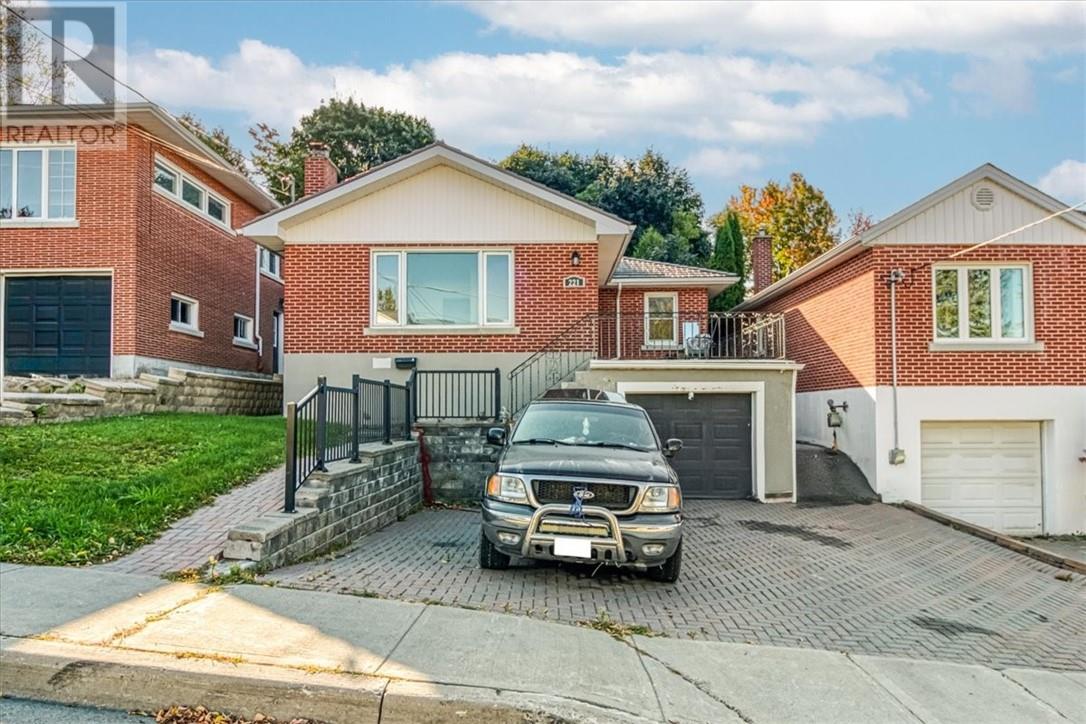221 Kingsmount Blvd, Sudbury, ON P3E 1L1