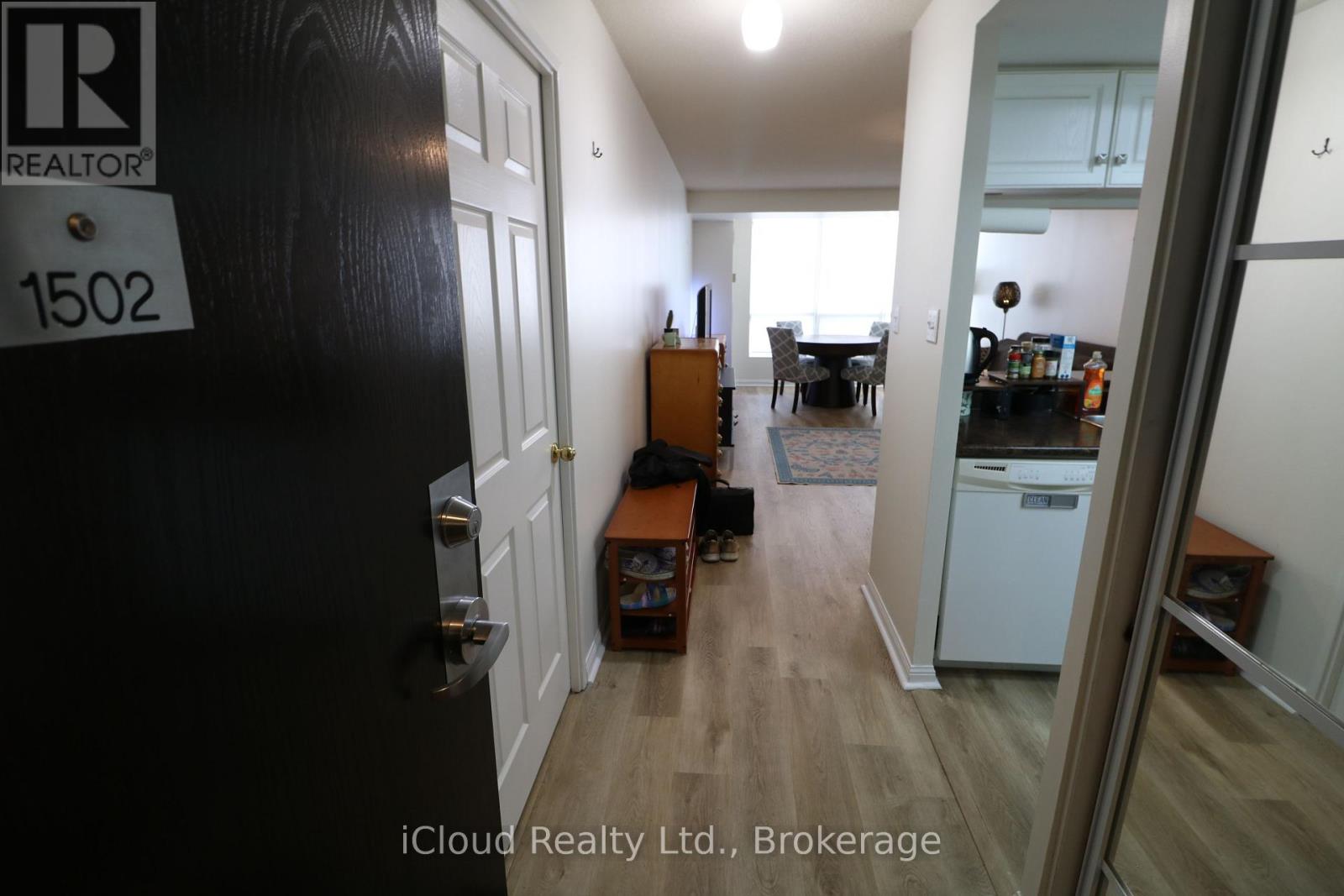 101 Subway Cres, Toronto, ON M9B 6K4