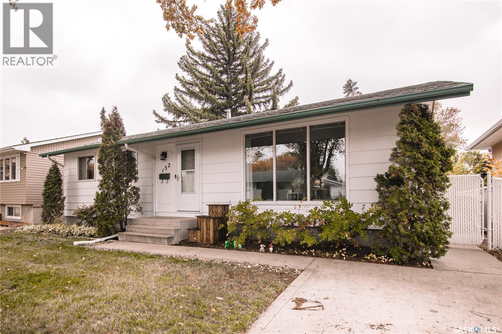 132 Nagel Cres, Regina, SK S4N 1N9
