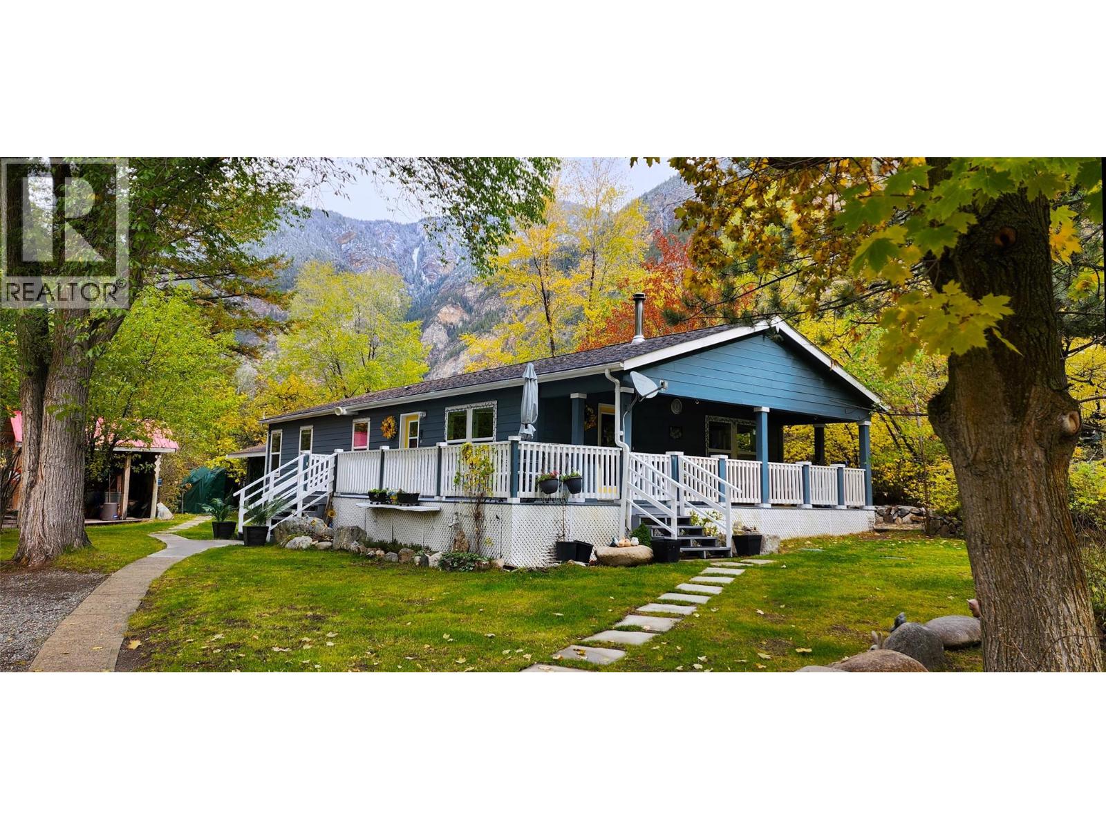 5302 Webster St, Hedley, BC V0X 1K0