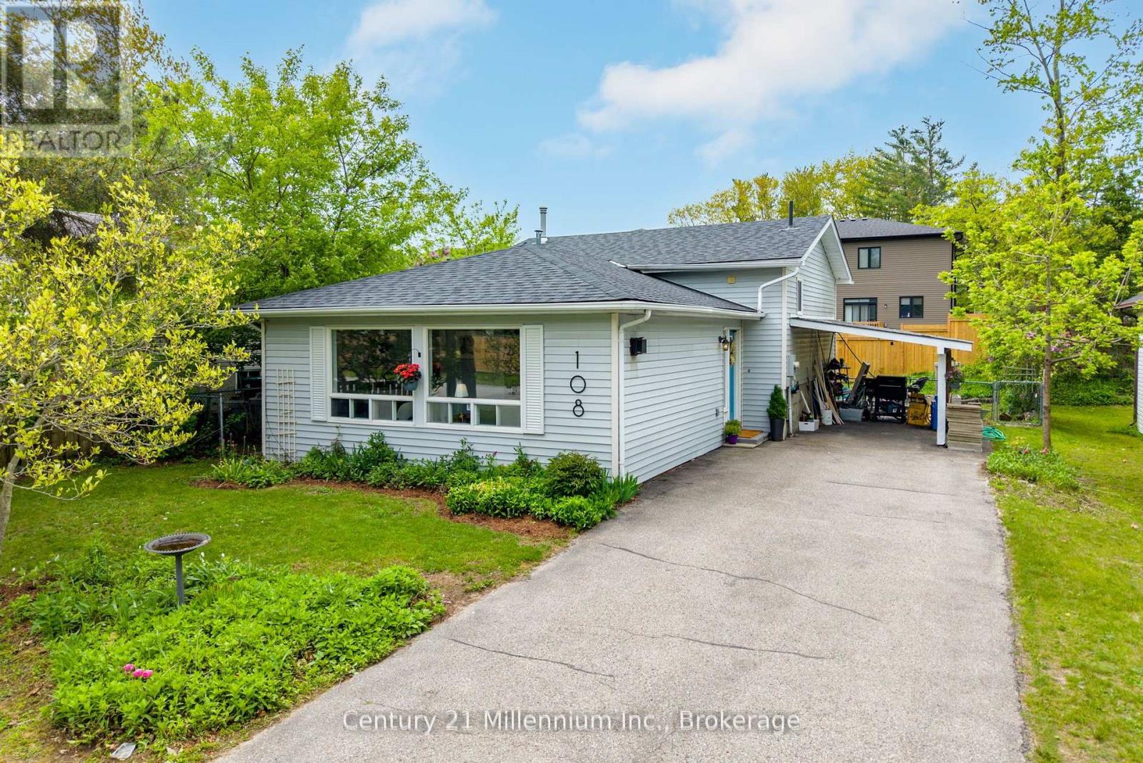 108 Ansley Rd, Wasaga Beach, ON L9Z 2N5