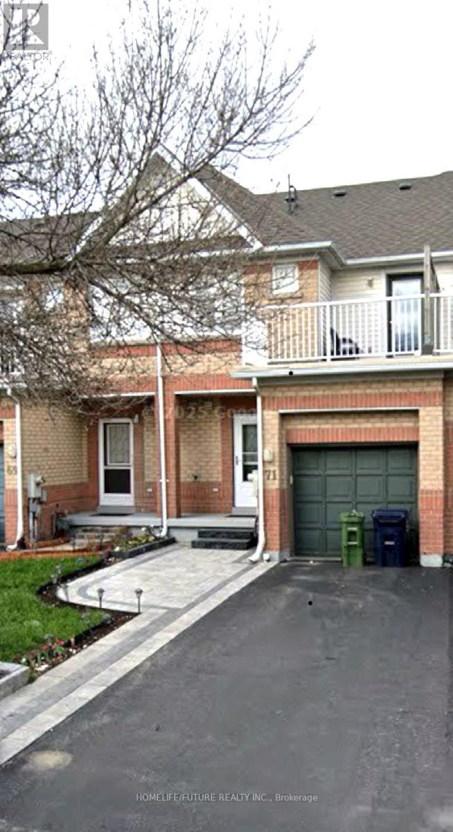 71 Carrera Blvd, Toronto, ON M1P 5C4