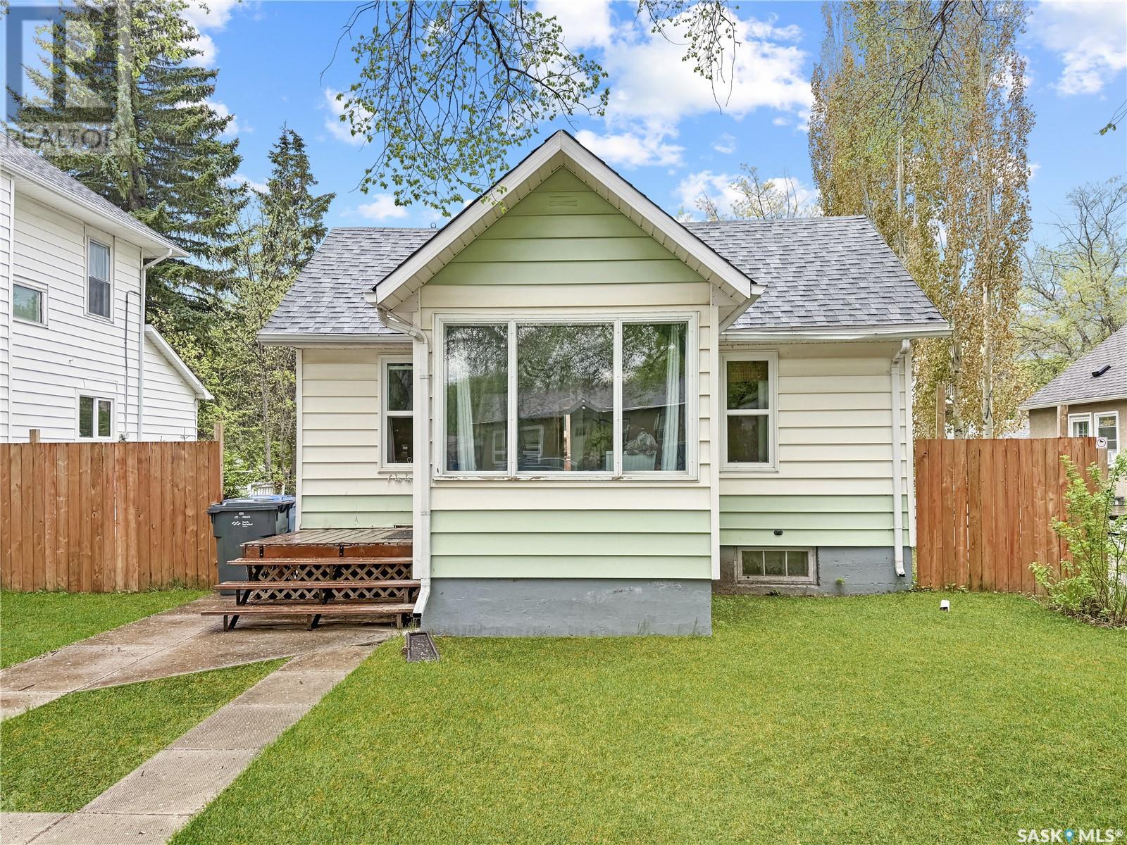 1441 103 Street, North Battleford, SK S9A 1L2