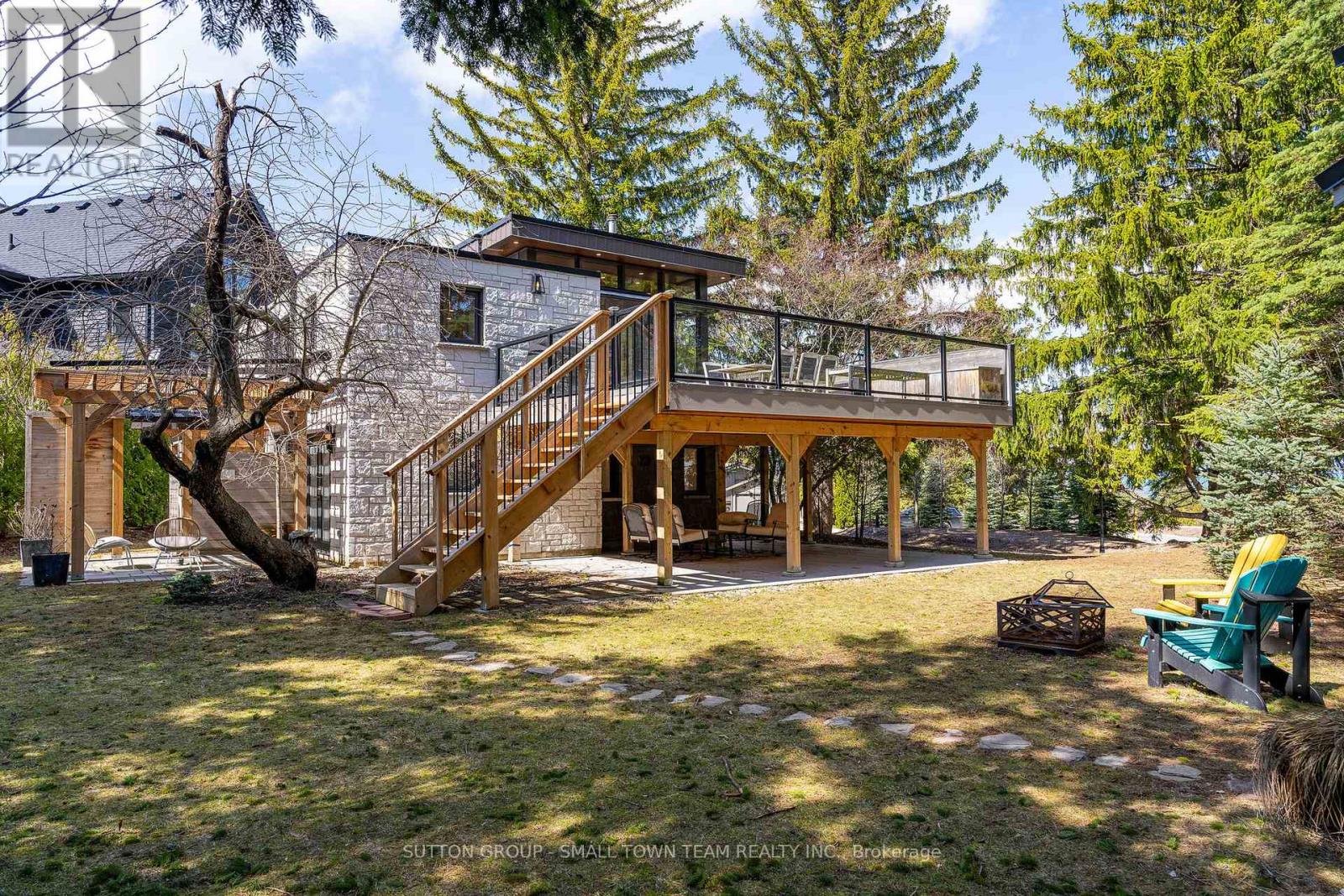 114 Lakeshore Rd W, Blue Mountains, ON L9Y 0S6
